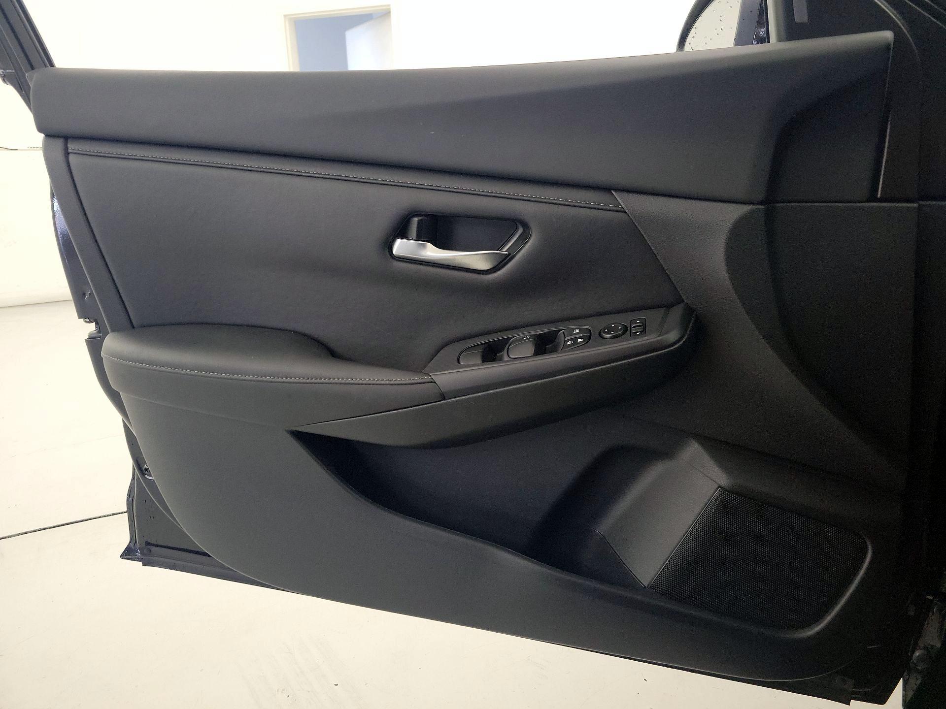 Thumbnail: 2023 Nissan Sentra - 12