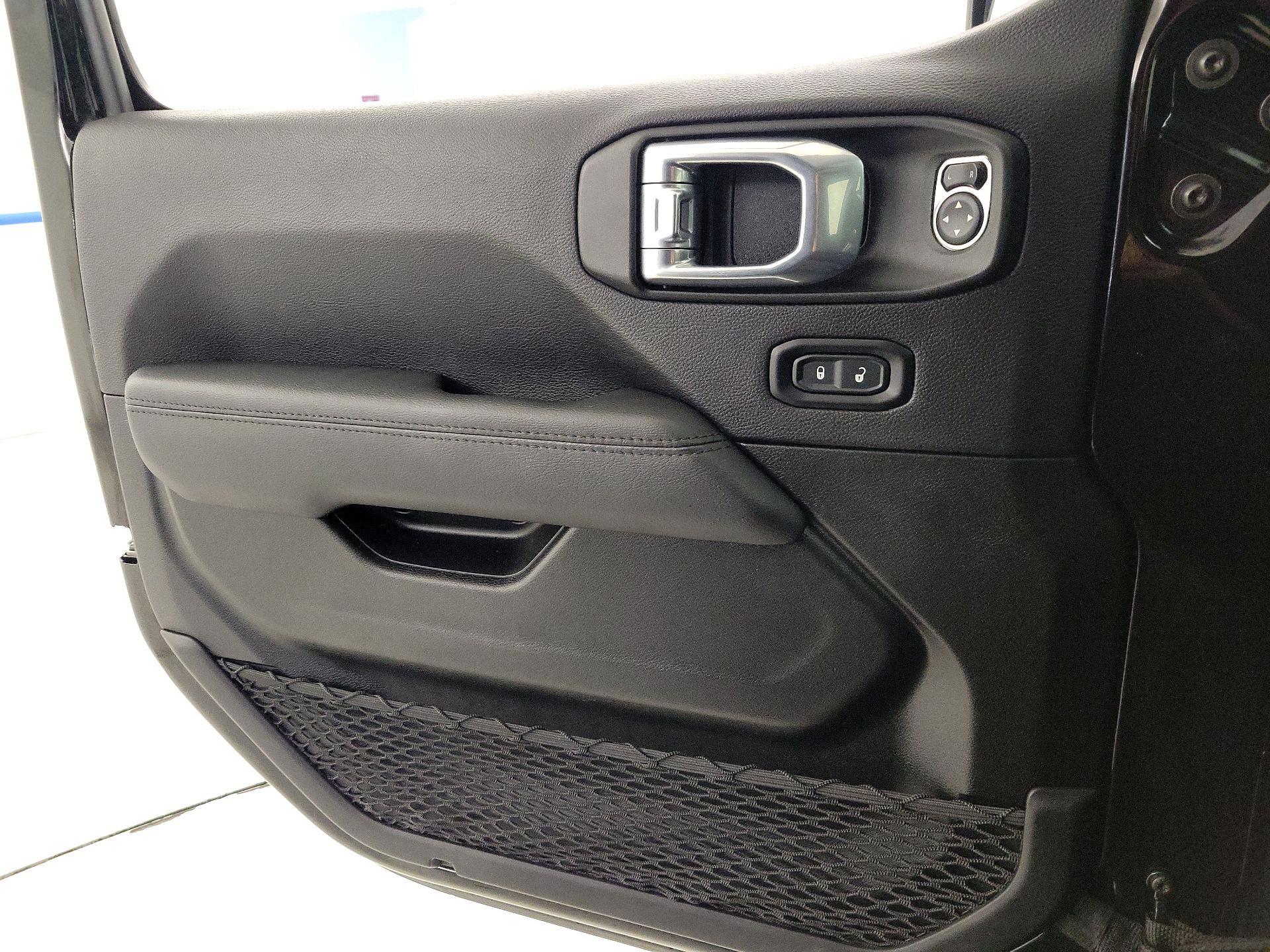 Thumbnail: 2021 Jeep Wrangler - 12