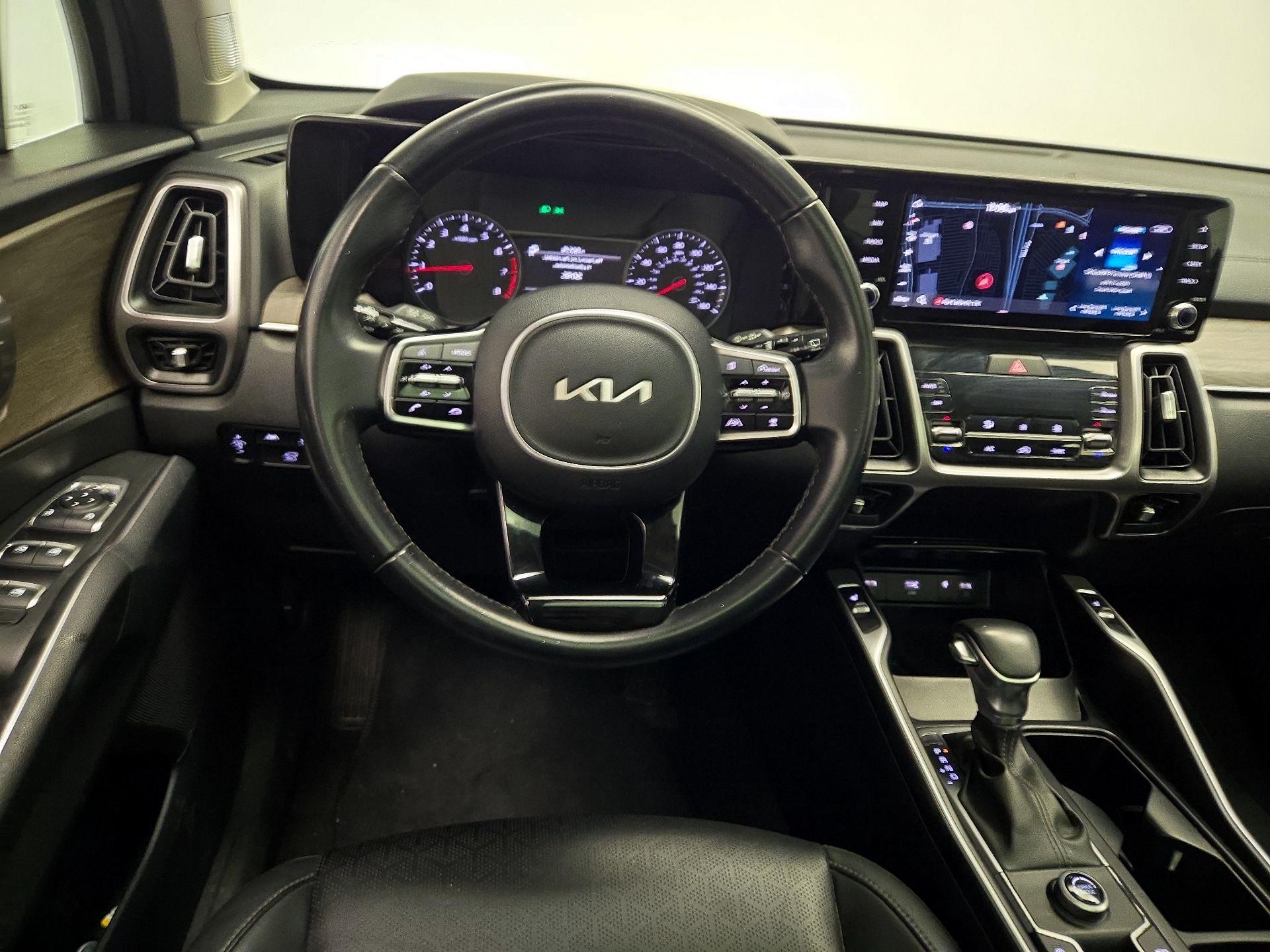 Thumbnail: 2023 Kia Sorento - 10