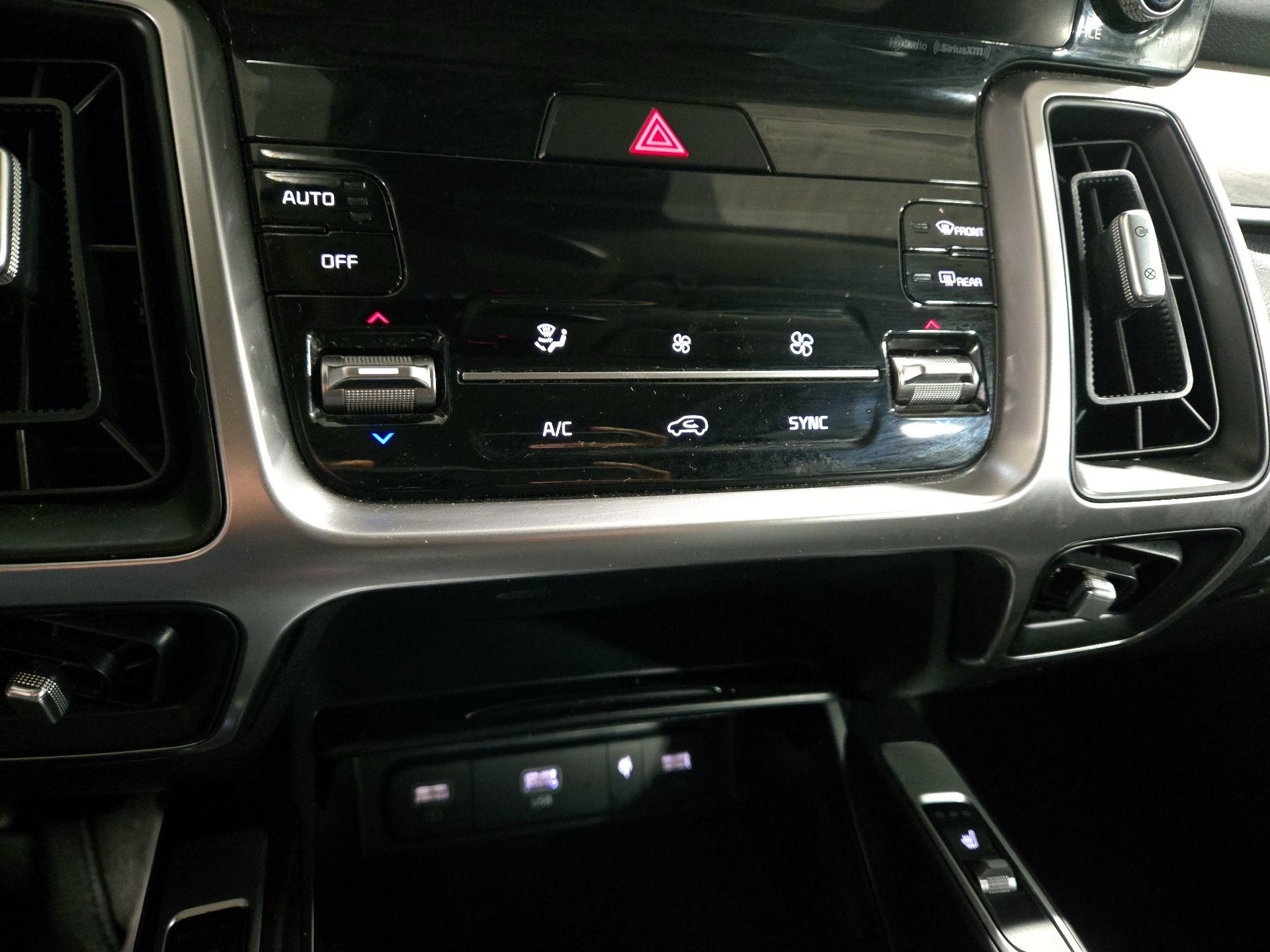 Thumbnail: 2023 Kia Sorento - 17