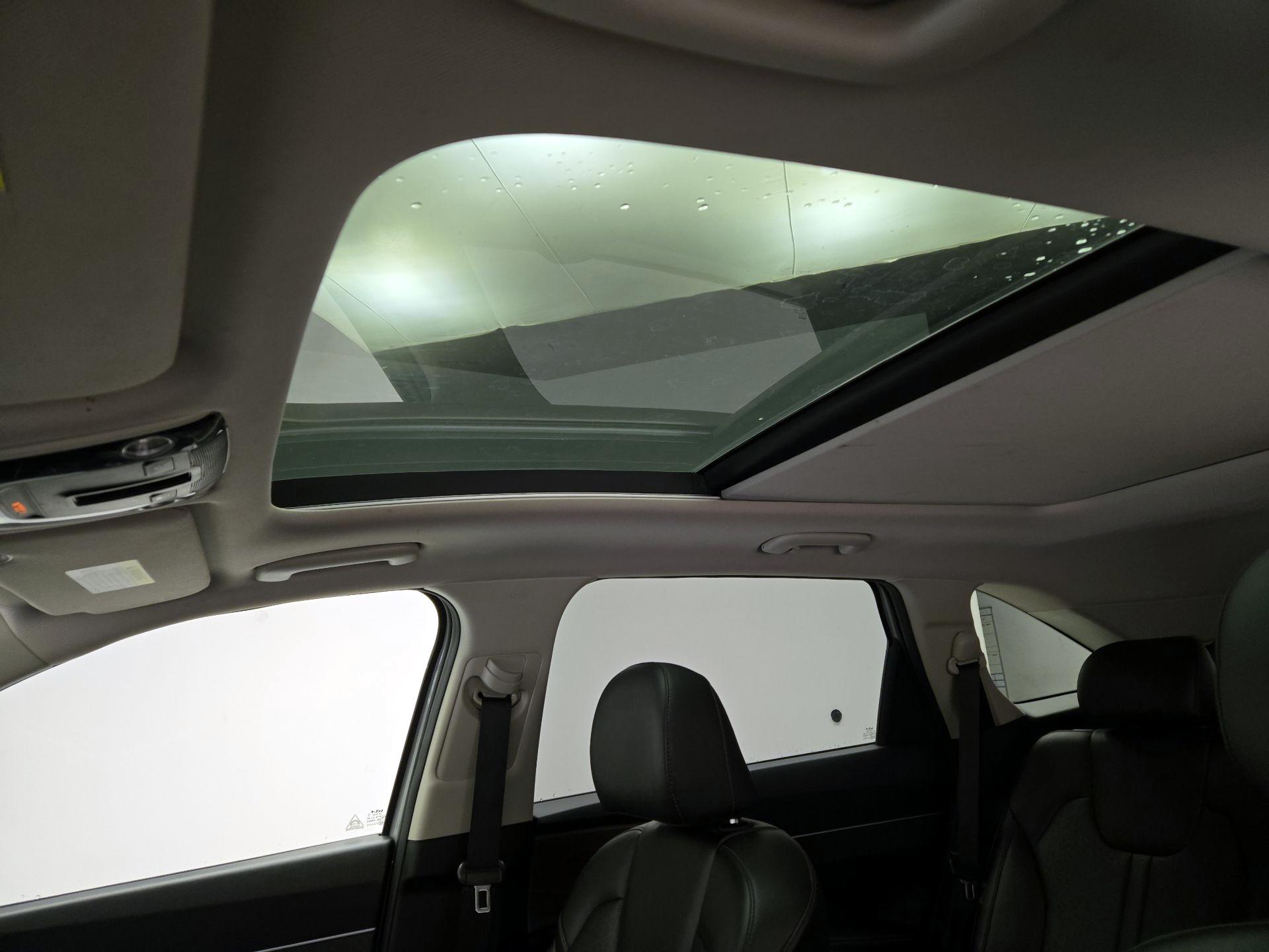 Thumbnail: 2023 Kia Sorento - 20