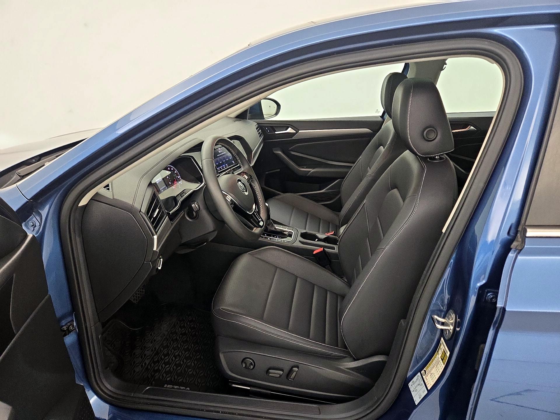 Thumbnail: 2021 Volkswagen Jetta - 11