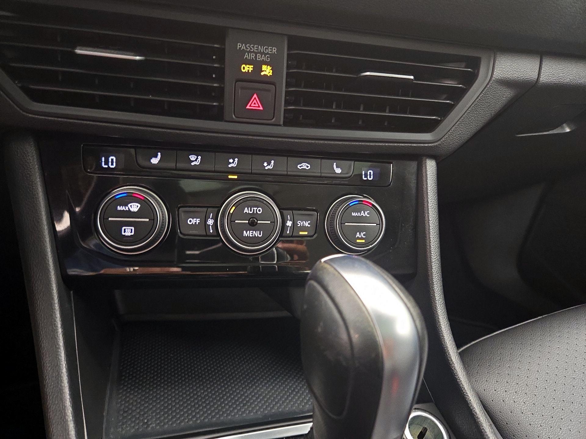 Thumbnail: 2021 Volkswagen Jetta - 16