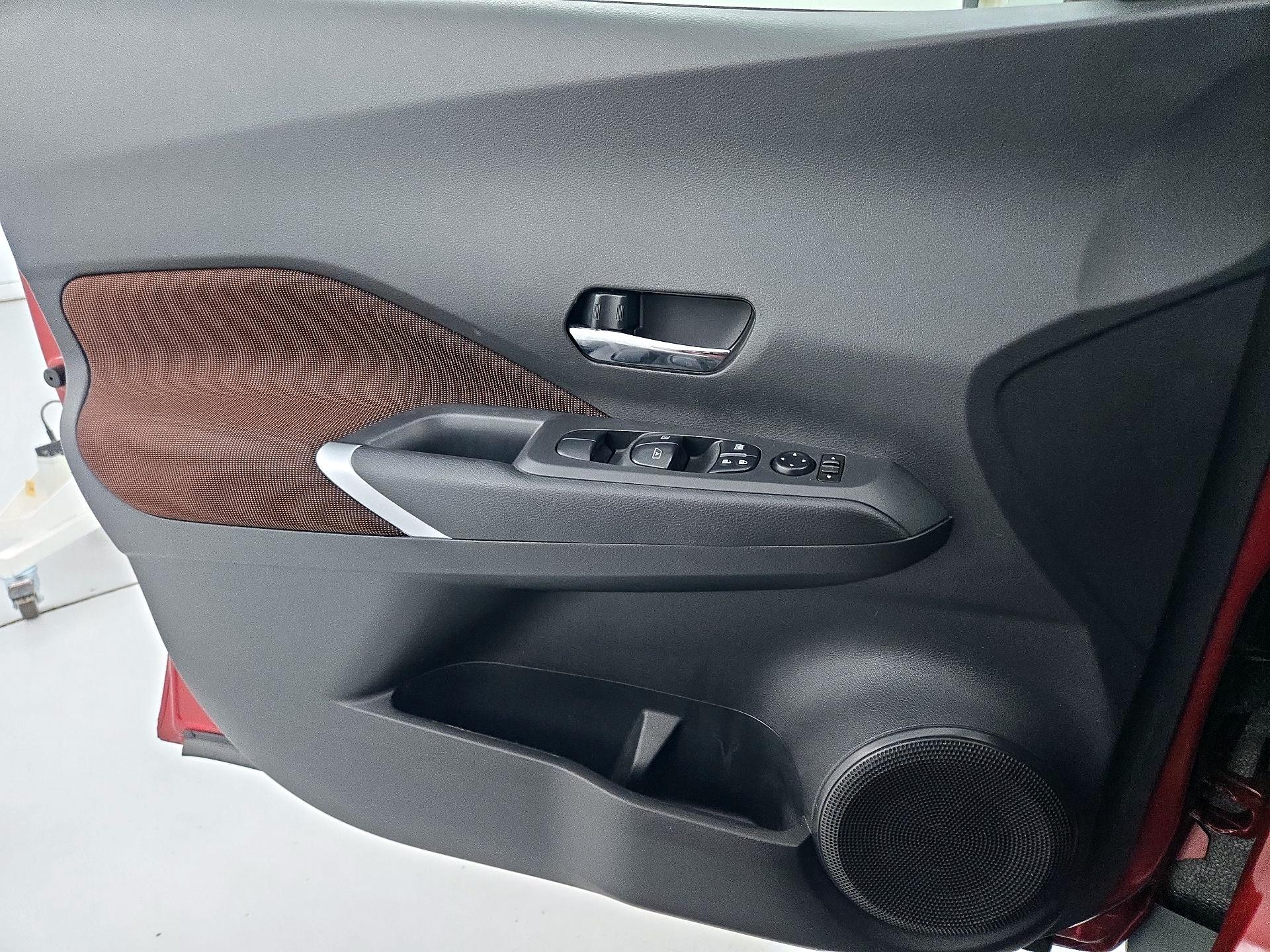 Thumbnail: 2023 Nissan Kicks - 12