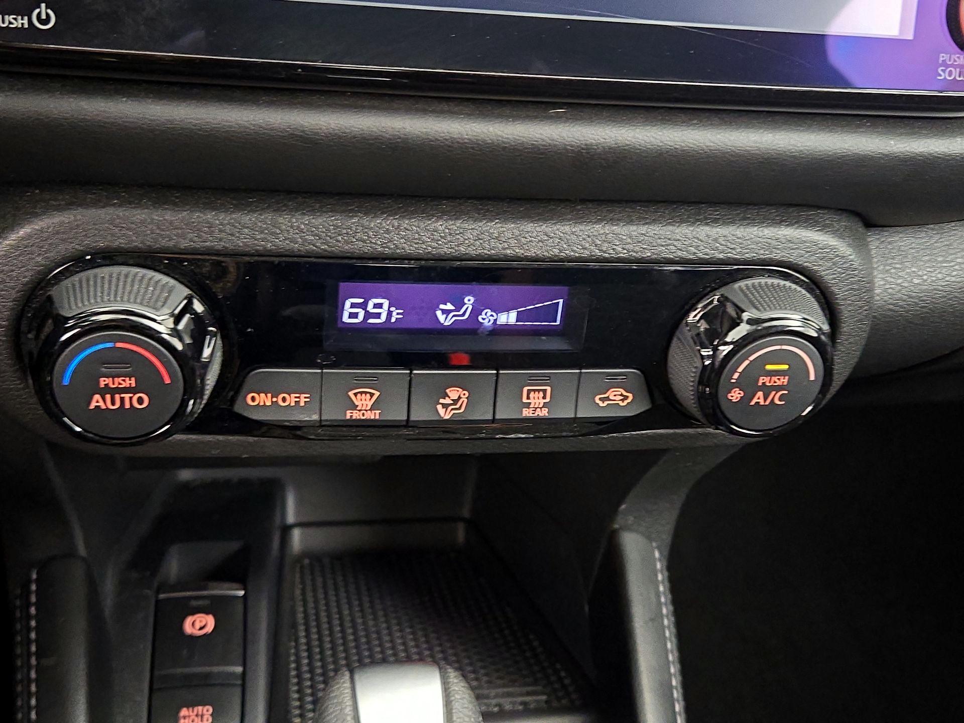 Thumbnail: 2023 Nissan Kicks - 16