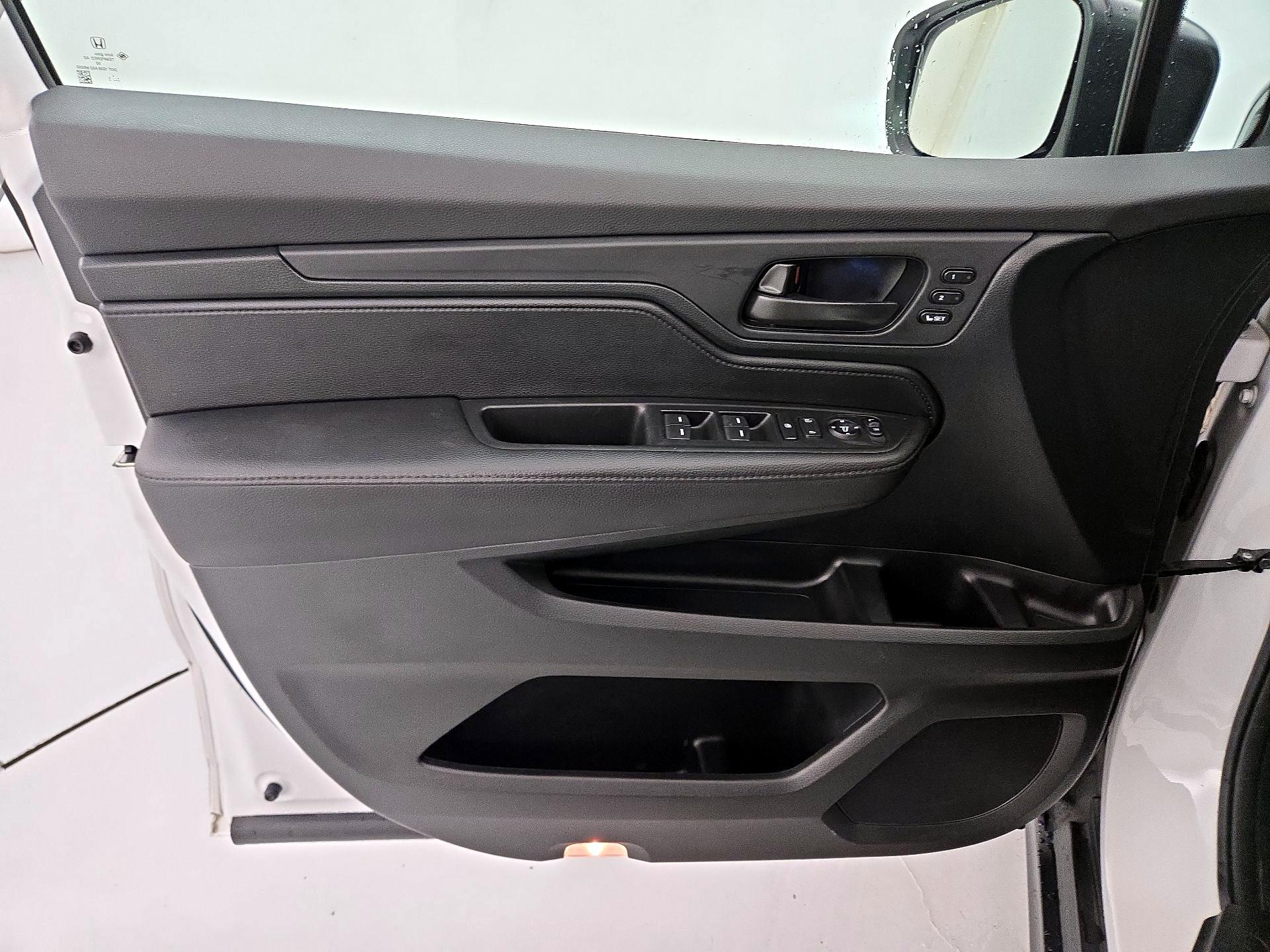 Thumbnail: 2023 Honda Odyssey - 12