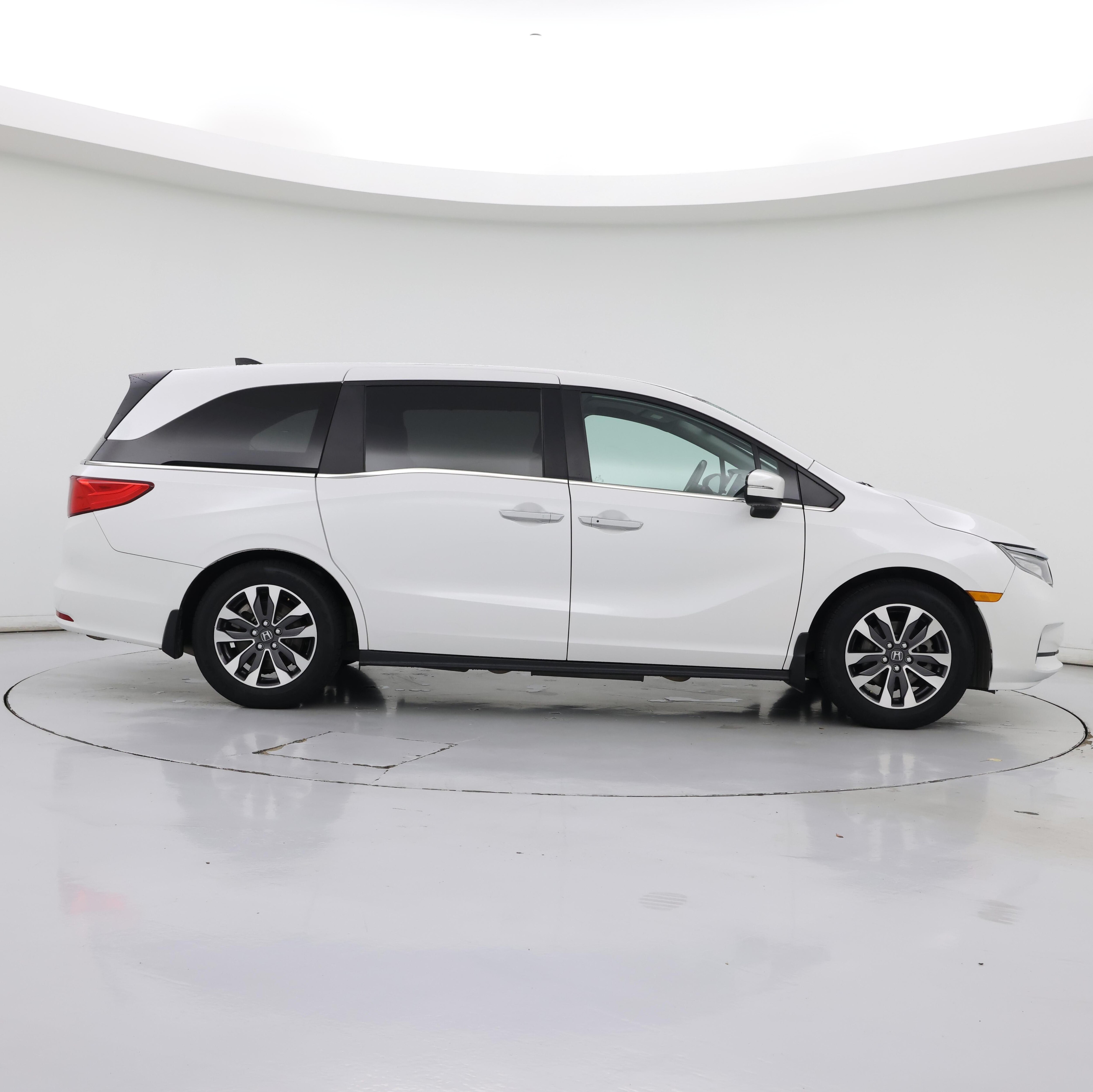 Thumbnail: 2023 Honda Odyssey - 7