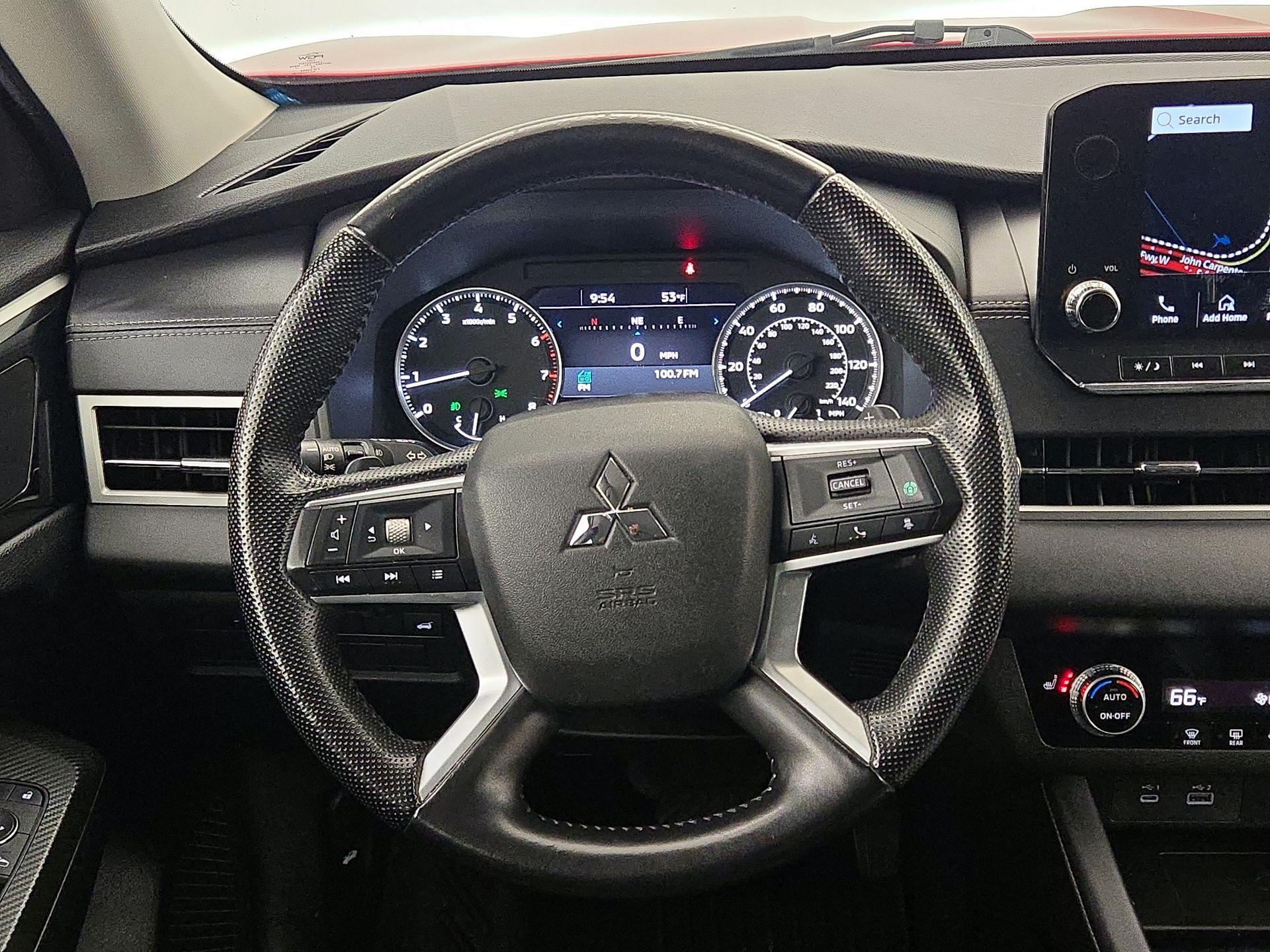 Thumbnail: 2022 Mitsubishi Outlander - 10