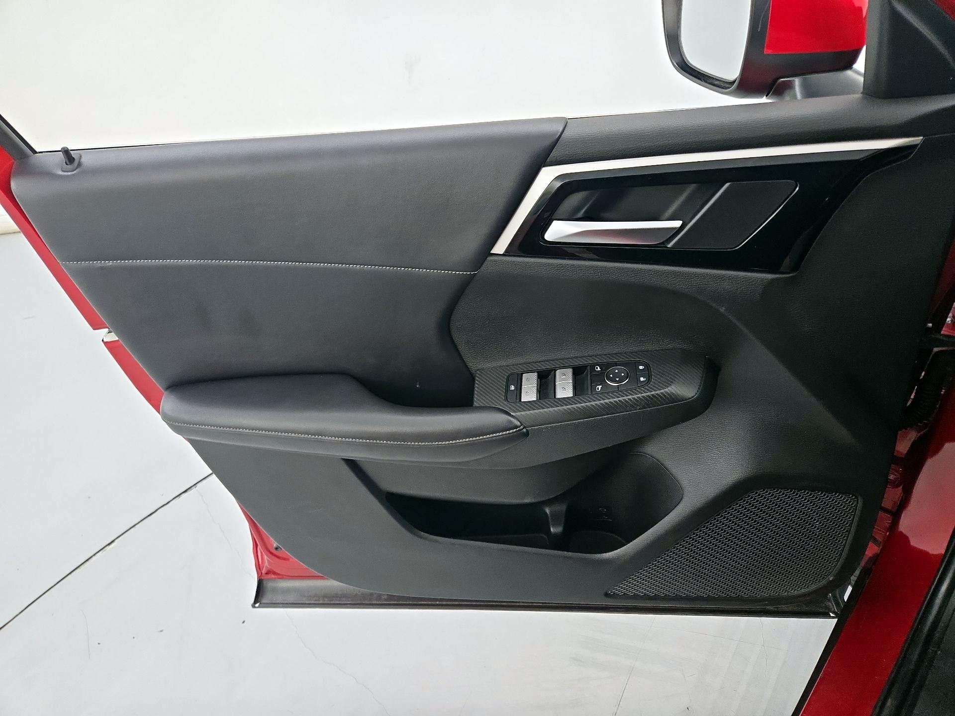 Thumbnail: 2022 Mitsubishi Outlander - 12