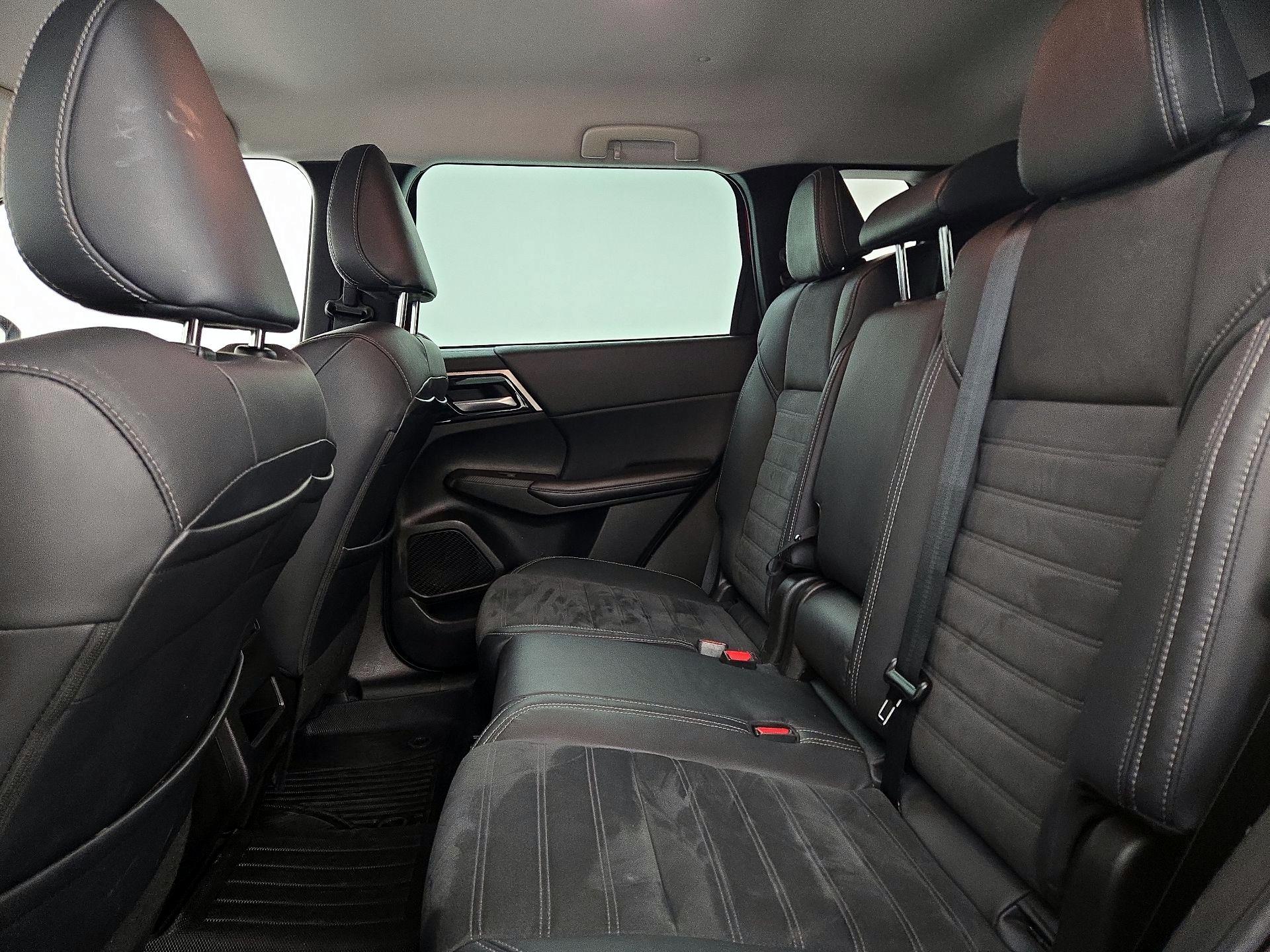 Thumbnail: 2022 Mitsubishi Outlander - 20