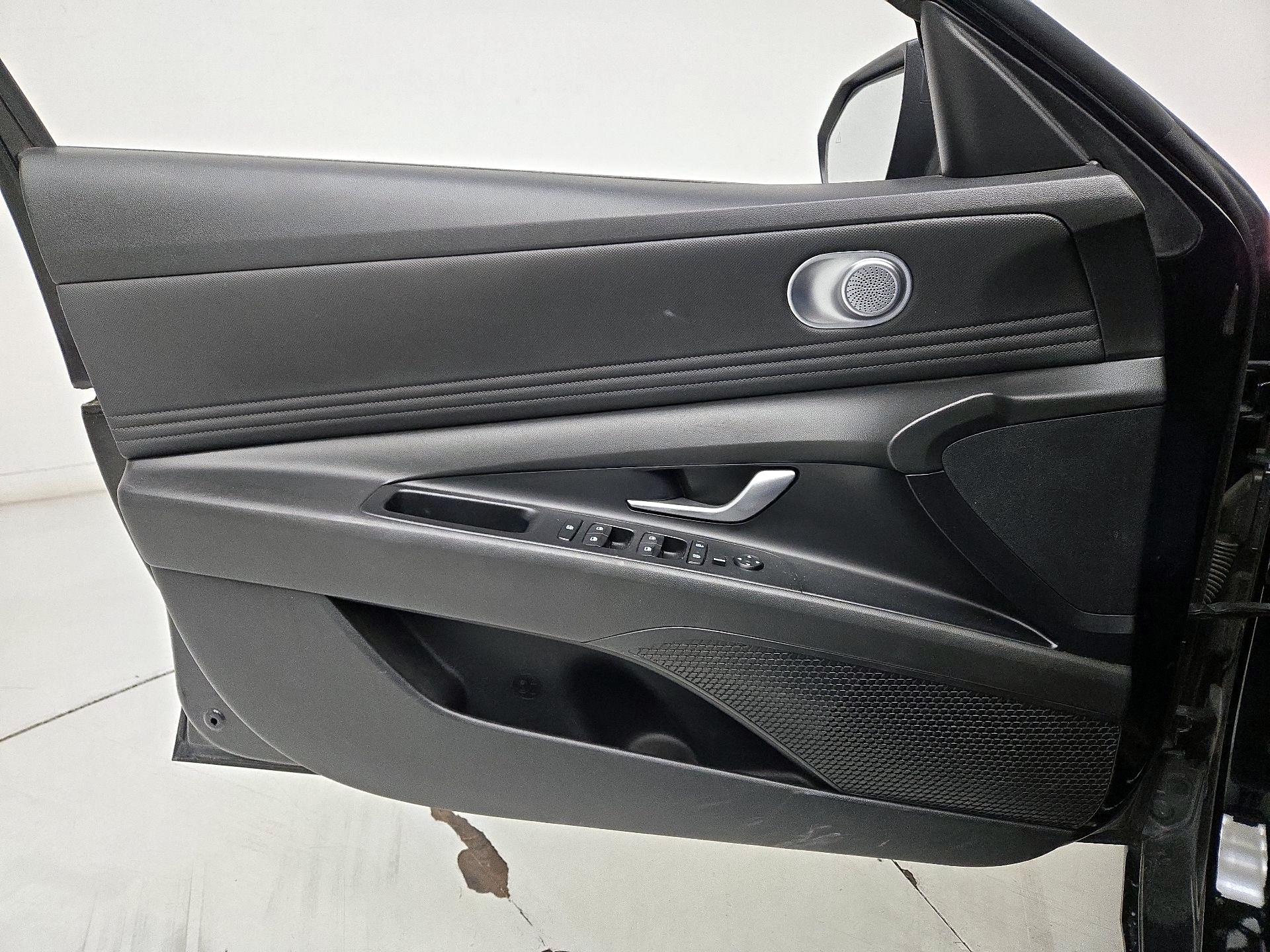 Thumbnail: 2023 Hyundai Elantra - 12