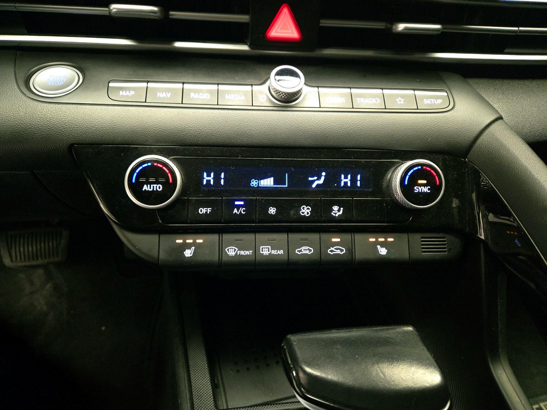 Thumbnail: 2023 Hyundai Elantra - 17