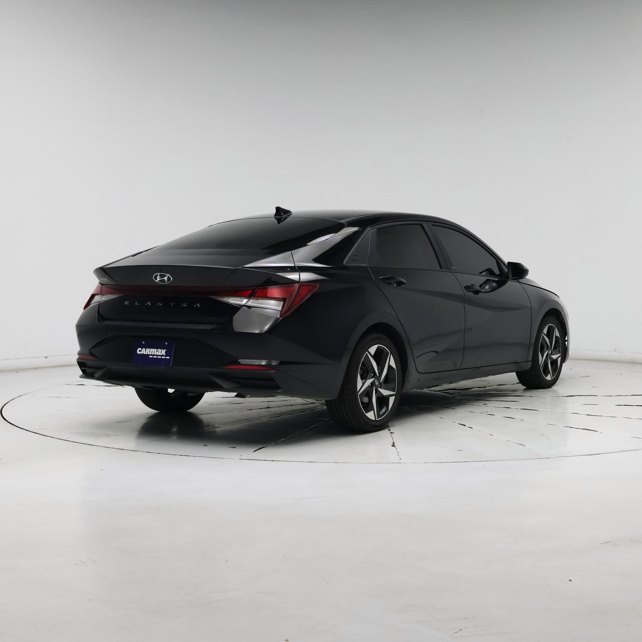 Thumbnail: 2023 Hyundai Elantra - 8