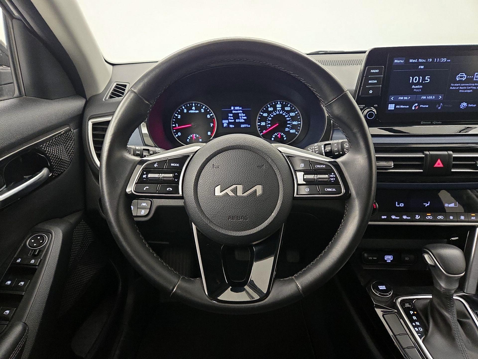 Thumbnail: 2023 Kia Seltos - 10