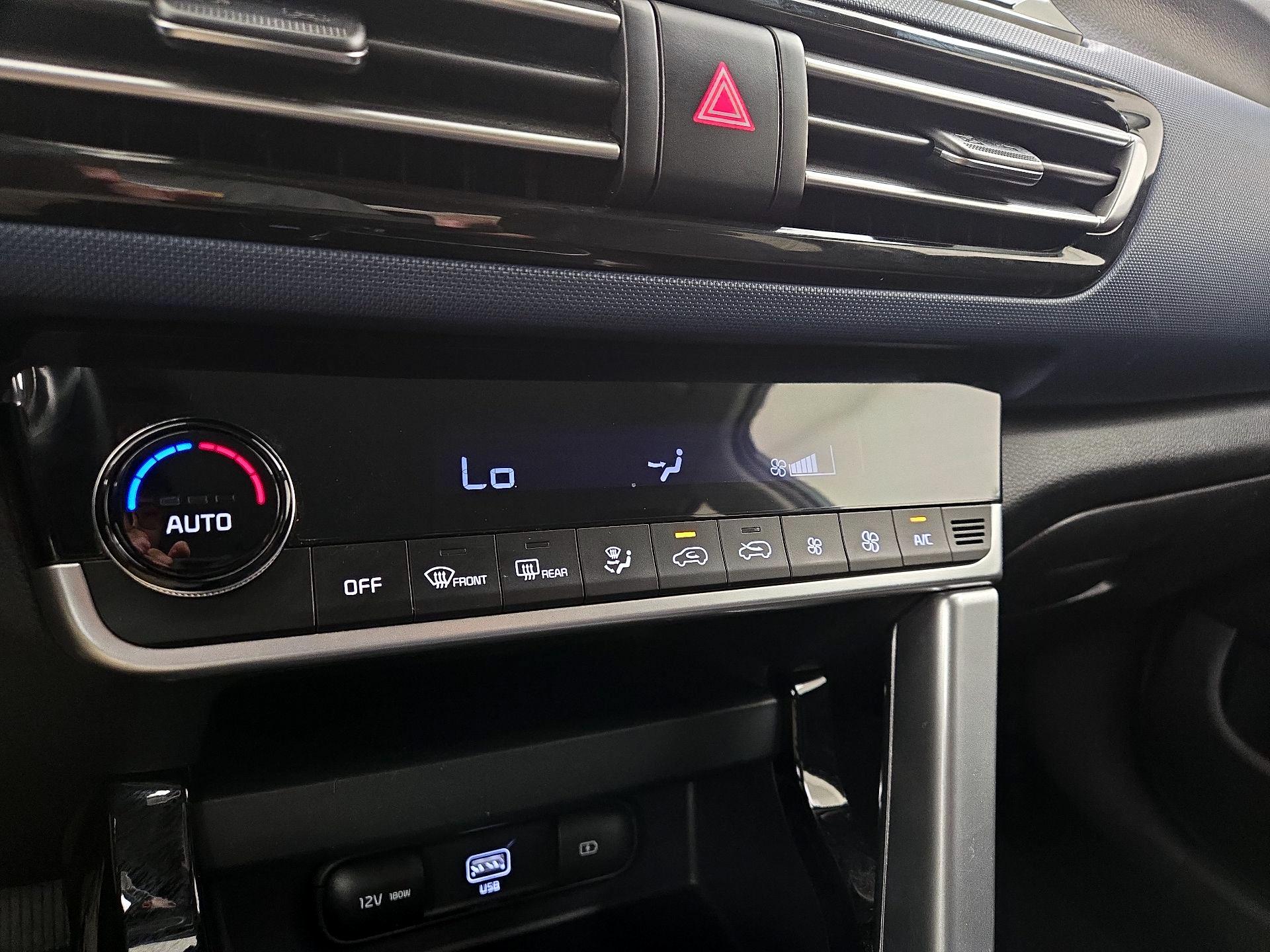 Thumbnail: 2023 Kia Seltos - 16