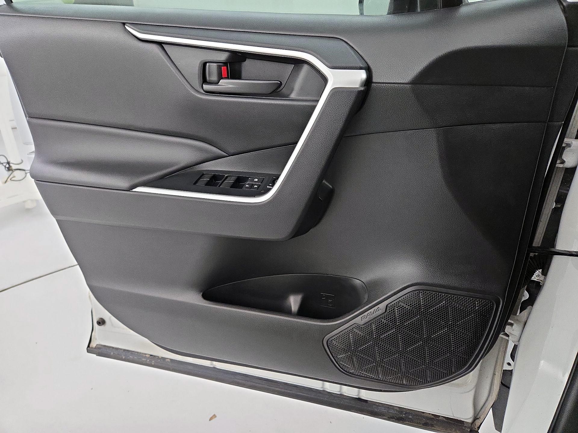 Thumbnail: 2023 Toyota RAV4 - 12