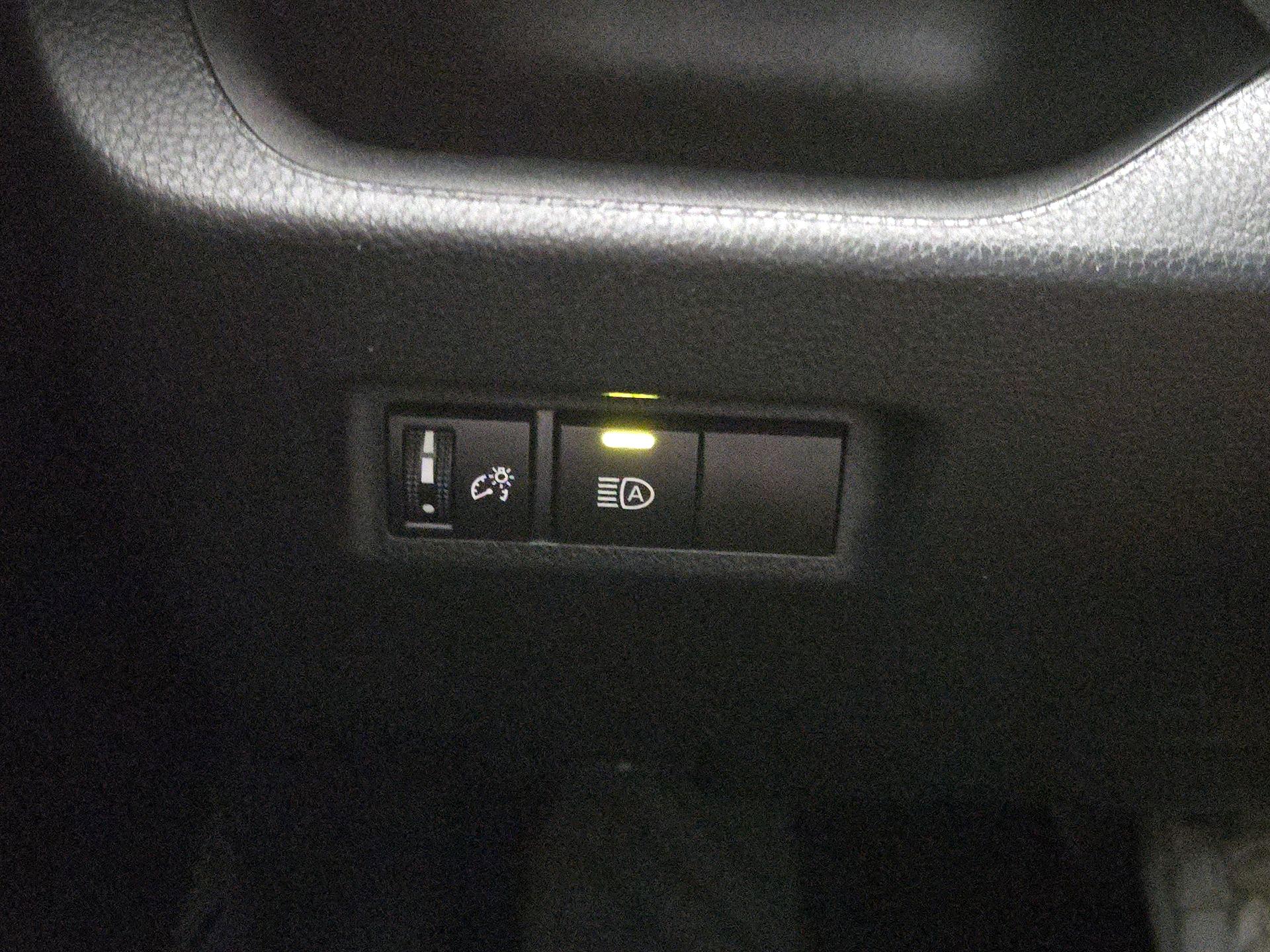 Thumbnail: 2023 Toyota RAV4 - 13