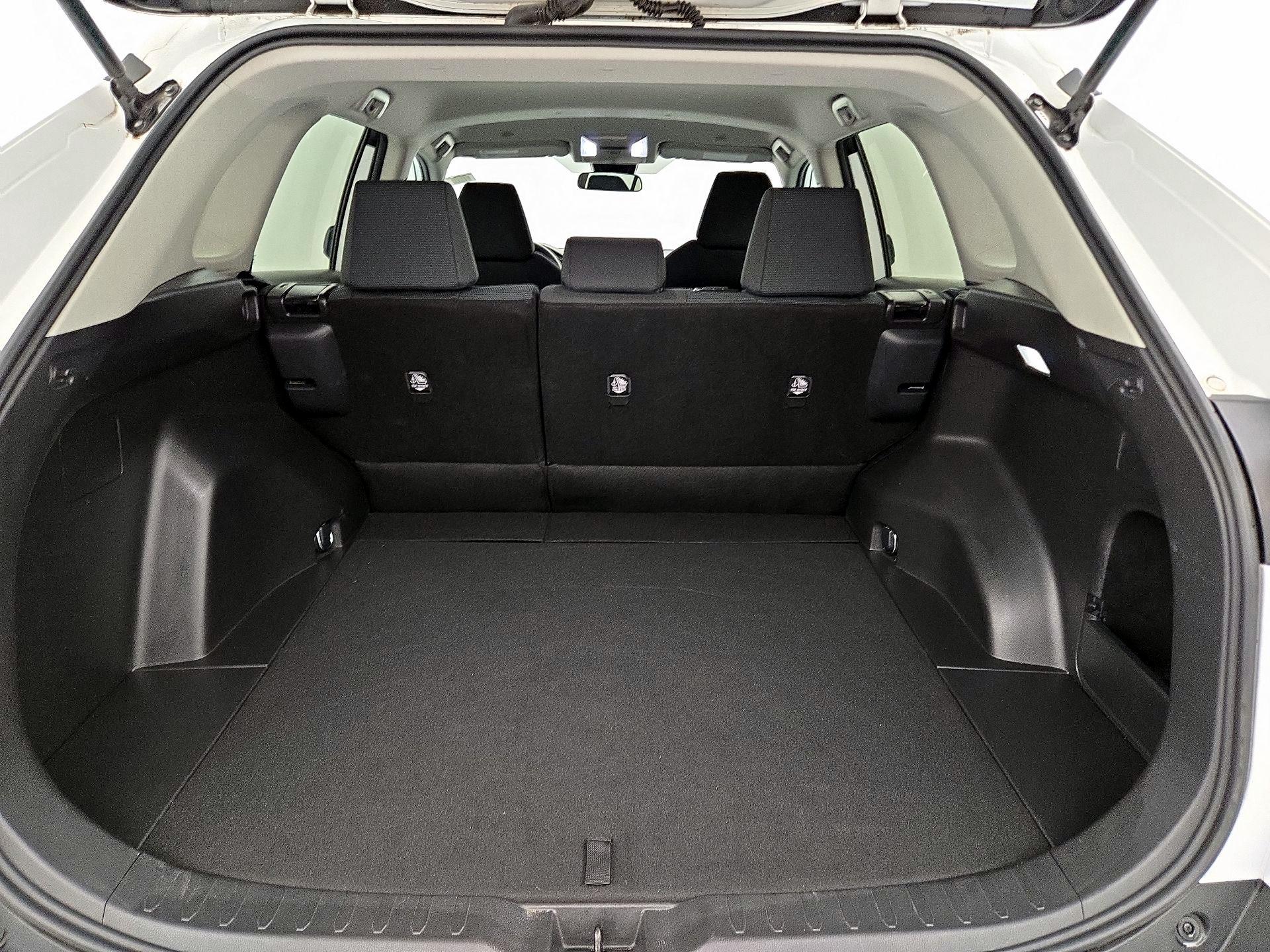 Thumbnail: 2023 Toyota RAV4 - 20