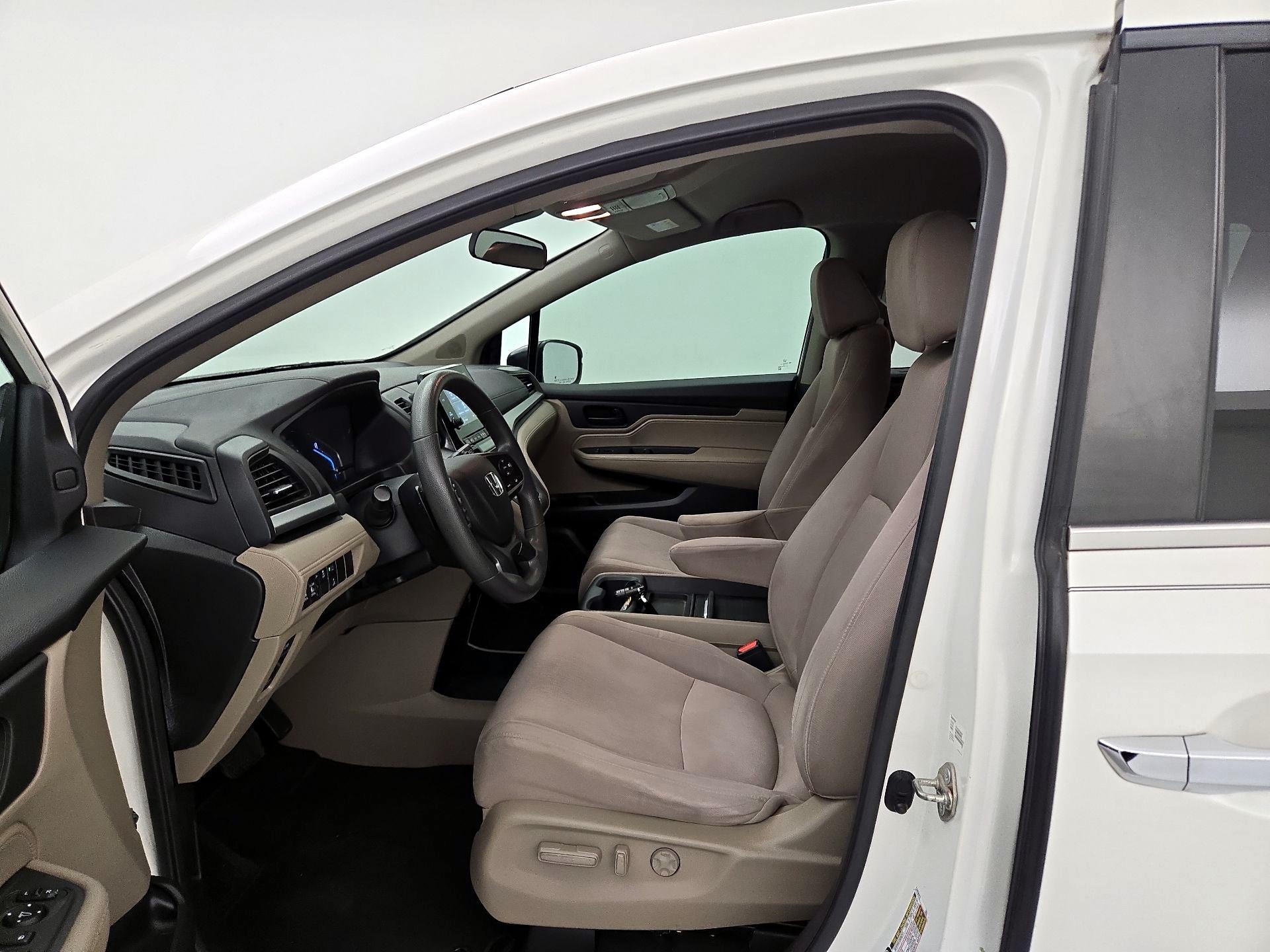 Thumbnail: 2018 Honda Odyssey - 11