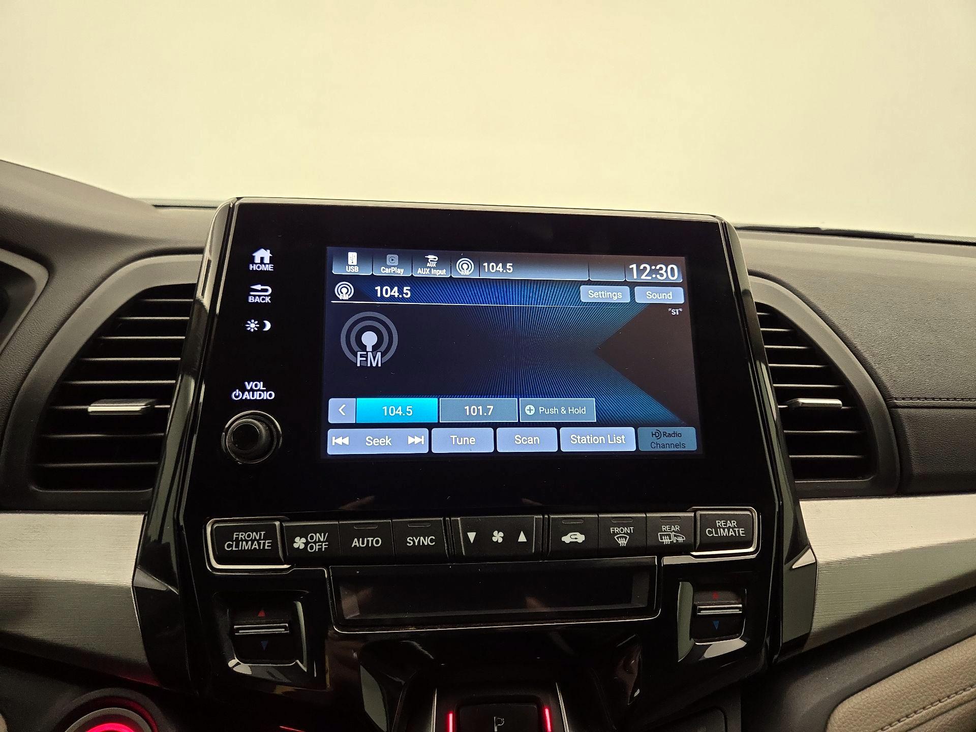 Thumbnail: 2018 Honda Odyssey - 15