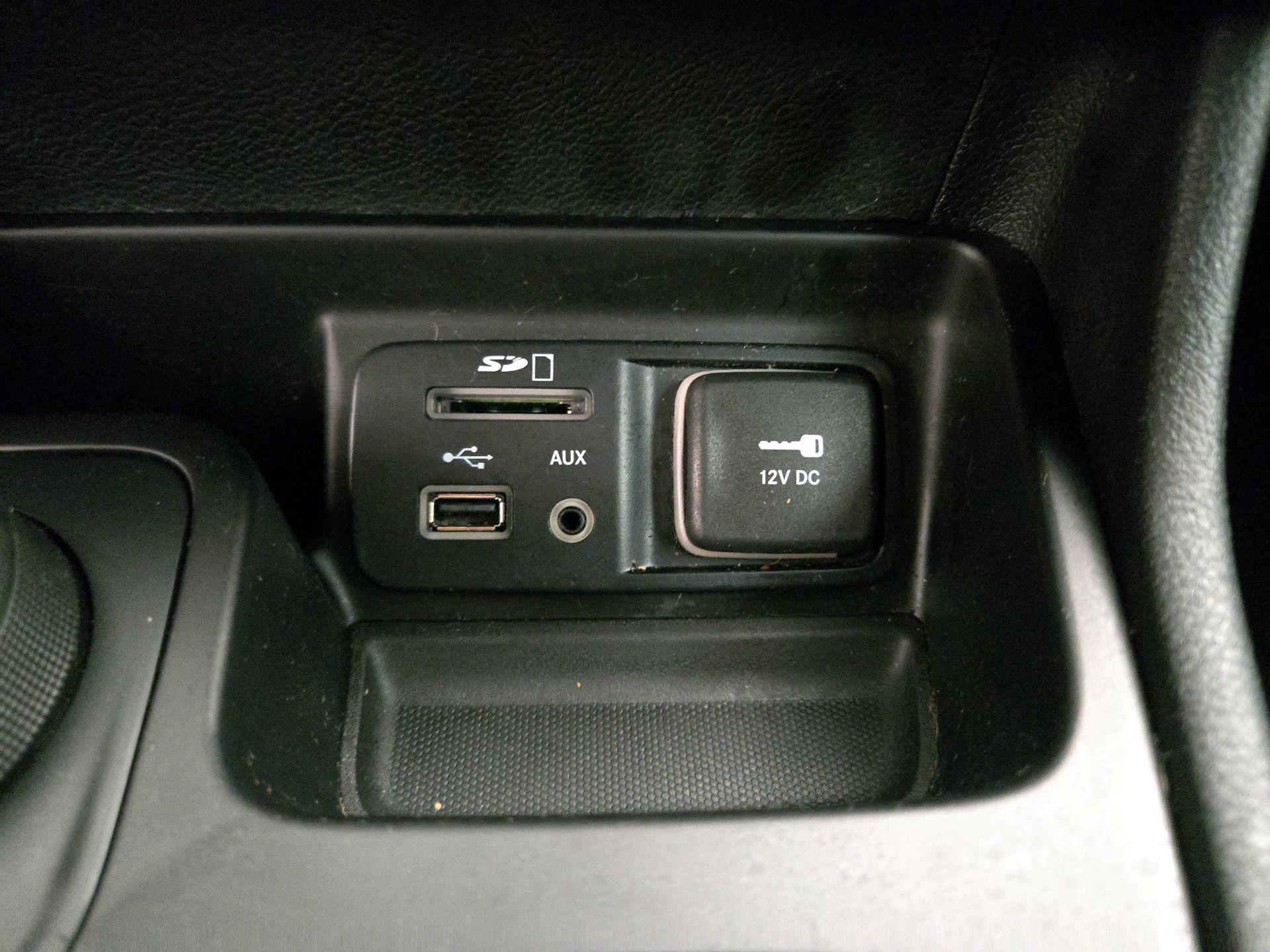 Thumbnail: 2015 Jeep Cherokee - 18