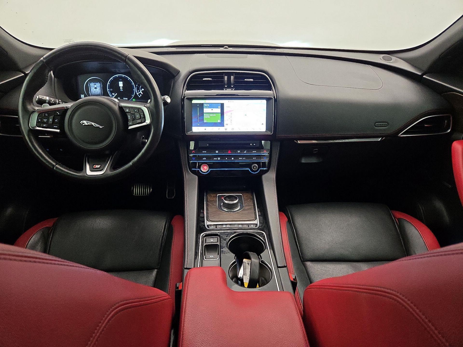 Thumbnail: 2017 Jaguar F-Pace - 9