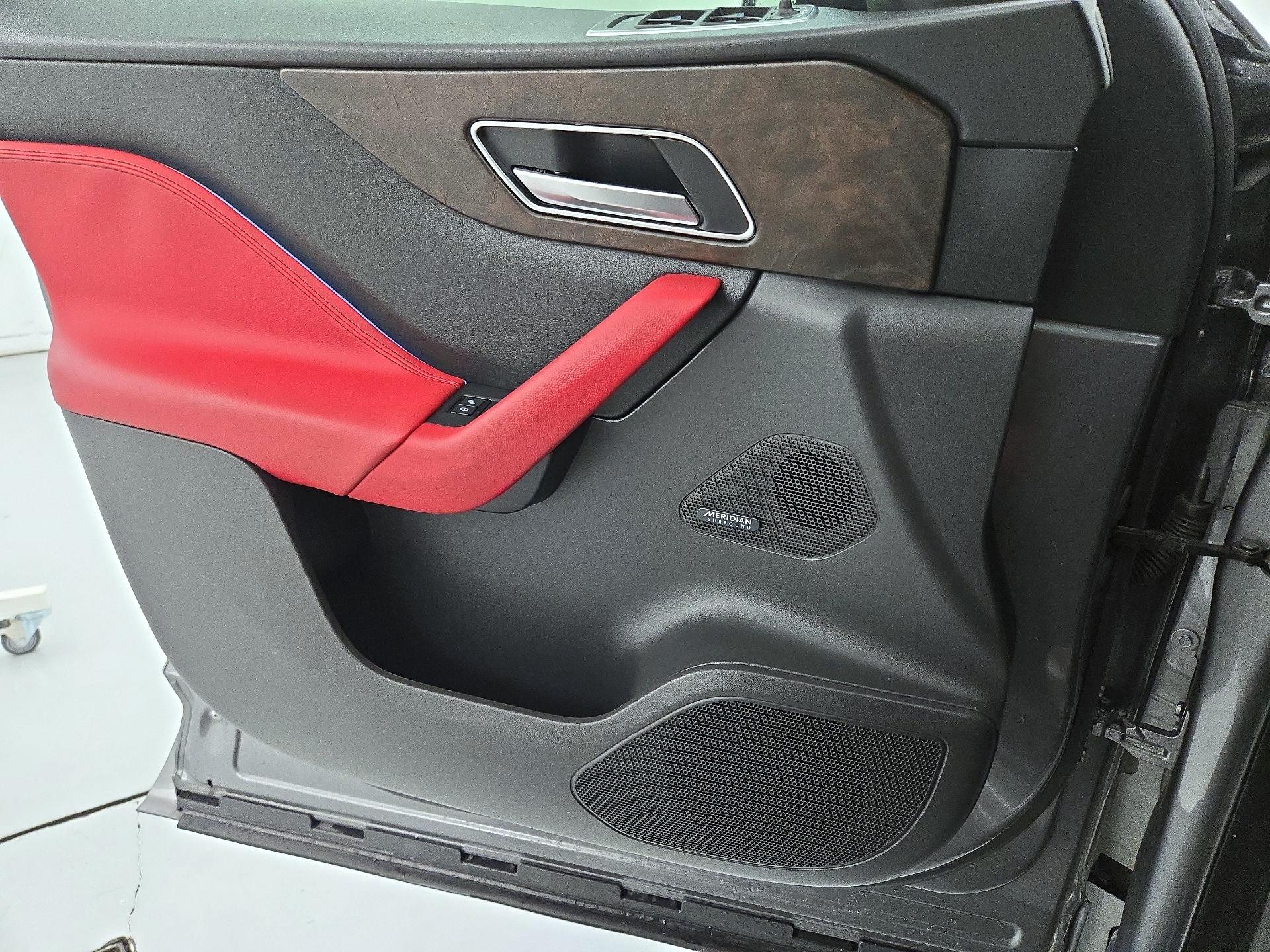 Thumbnail: 2017 Jaguar F-Pace - 12