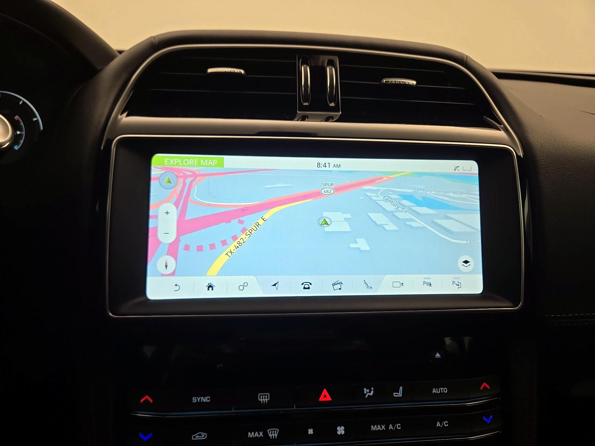 Thumbnail: 2017 Jaguar F-Pace - 14