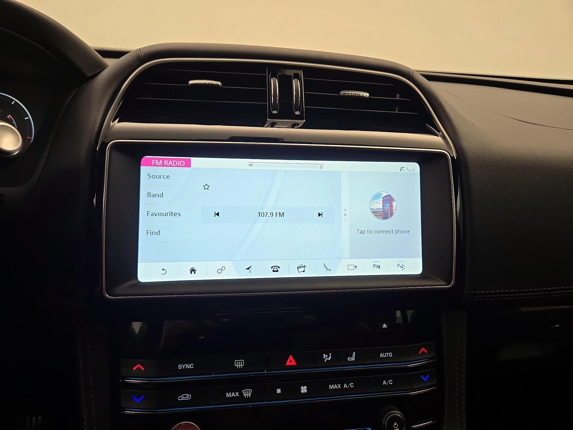 Thumbnail: 2017 Jaguar F-Pace - 16