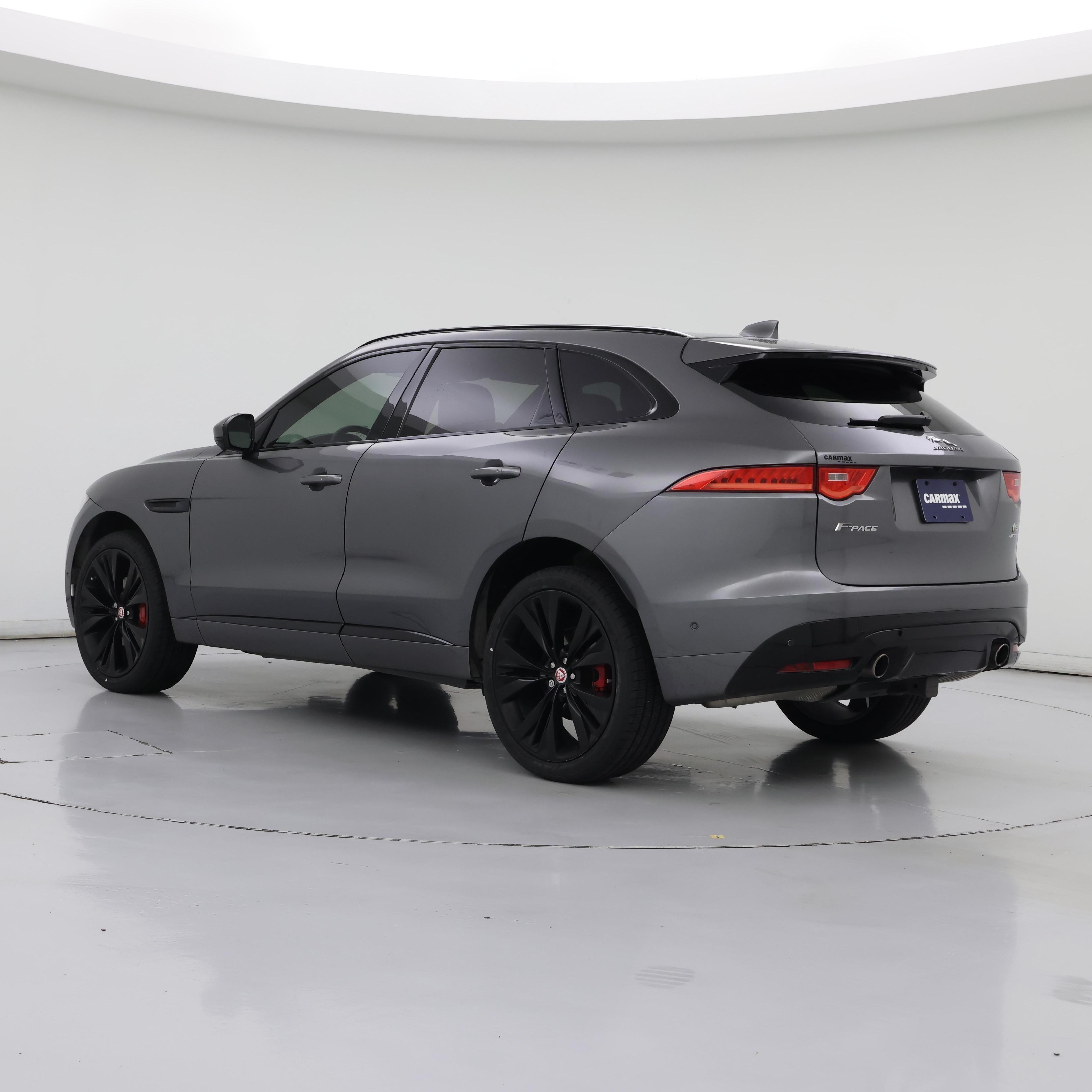 Thumbnail: 2017 Jaguar F-Pace - 2