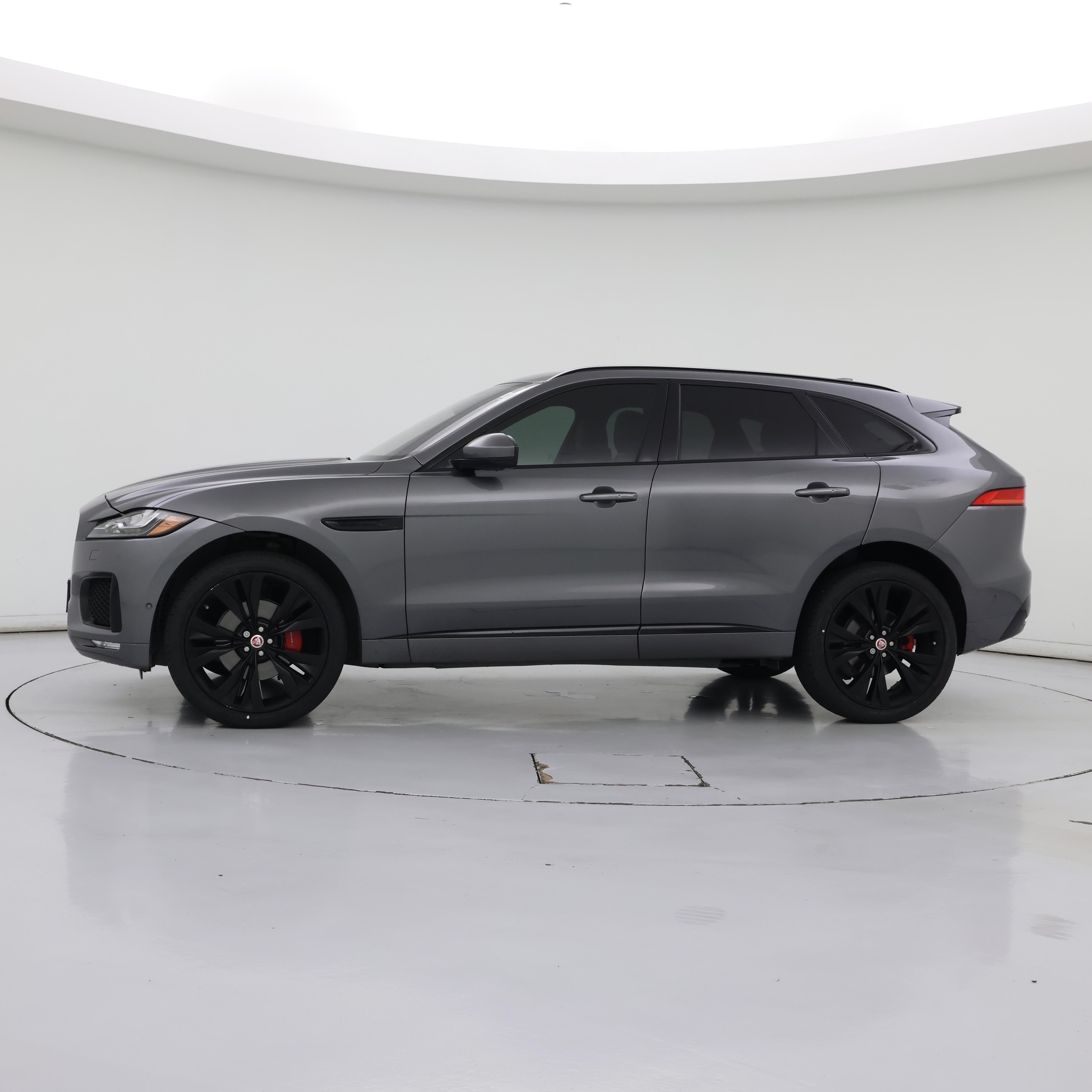 Thumbnail: 2017 Jaguar F-Pace - 3
