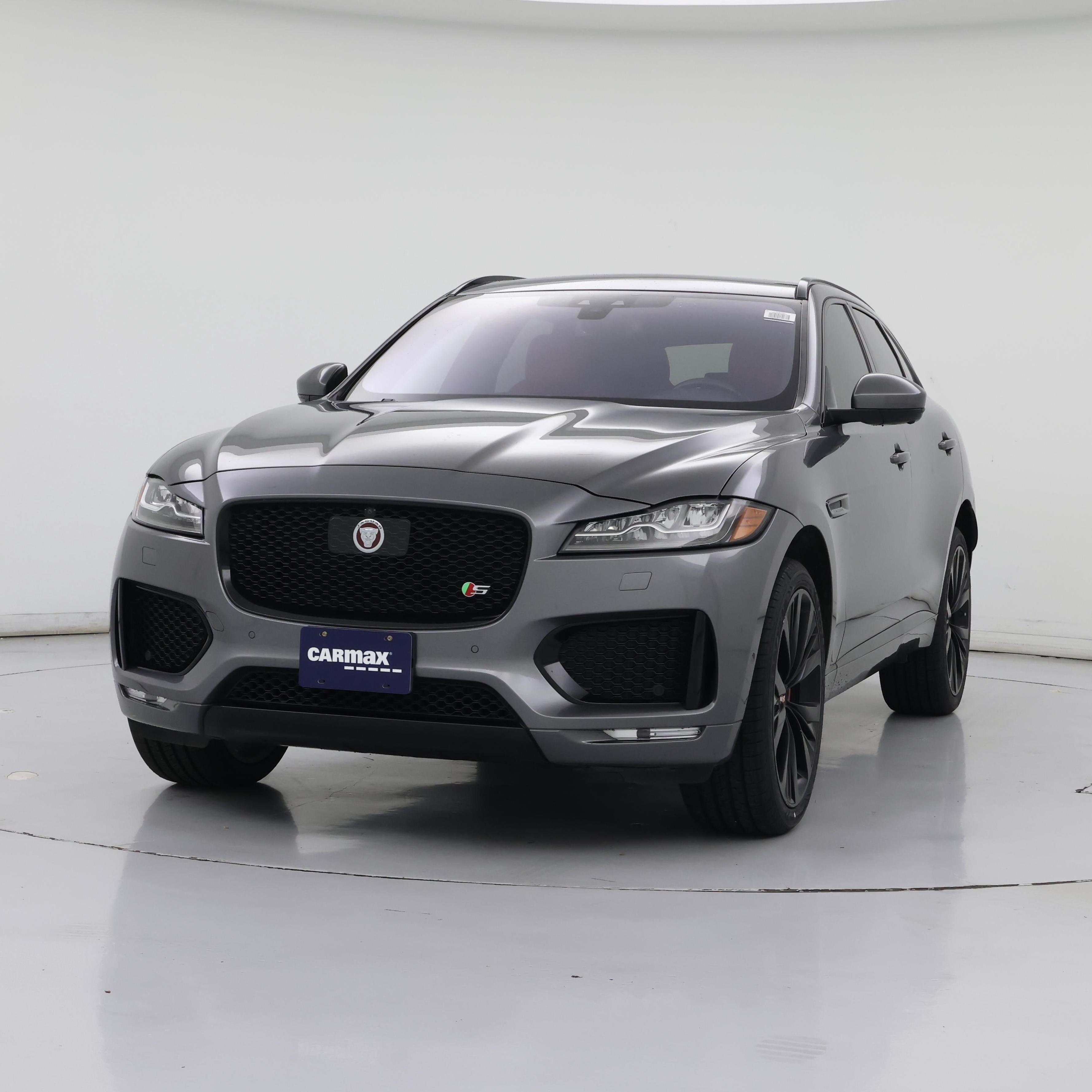 Thumbnail: 2017 Jaguar F-Pace - 4