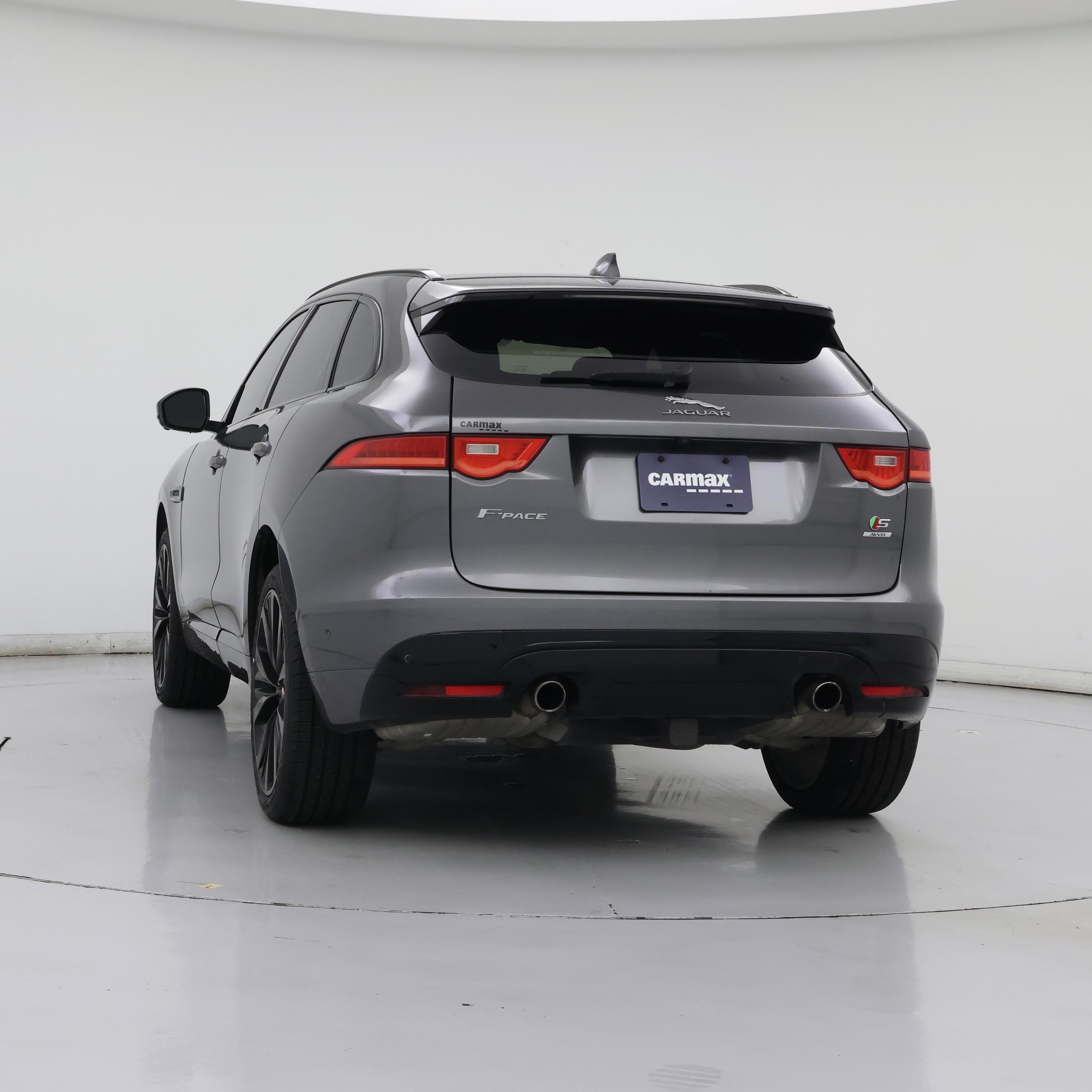 Thumbnail: 2017 Jaguar F-Pace - 6