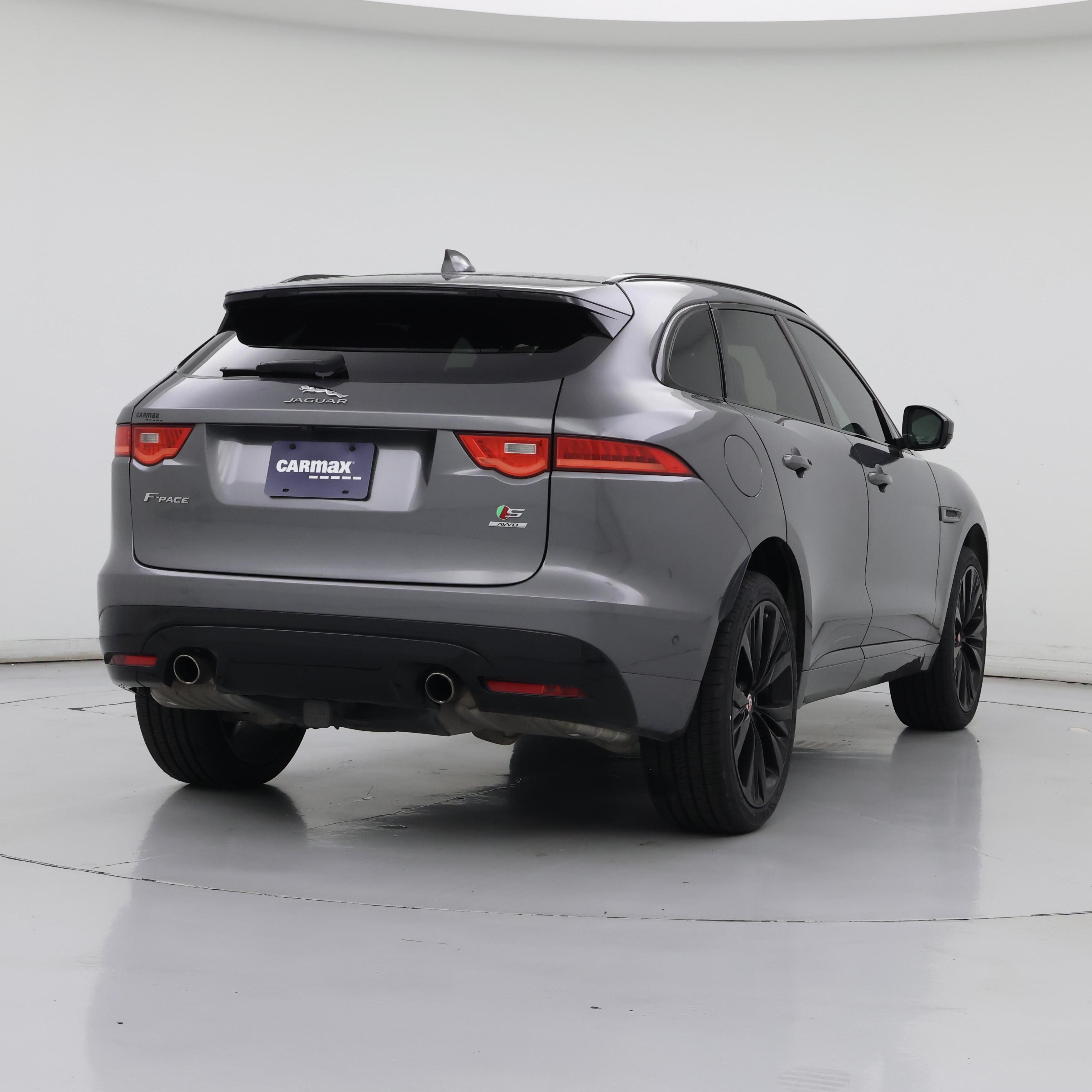 Thumbnail: 2017 Jaguar F-Pace - 8