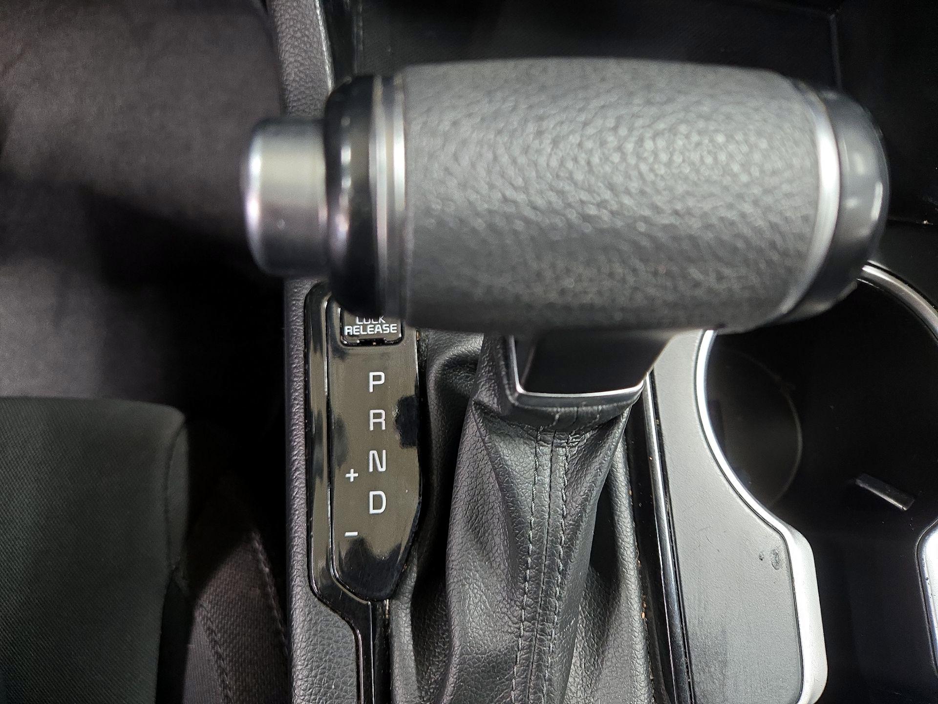 Thumbnail: 2023 Kia K5 - 17