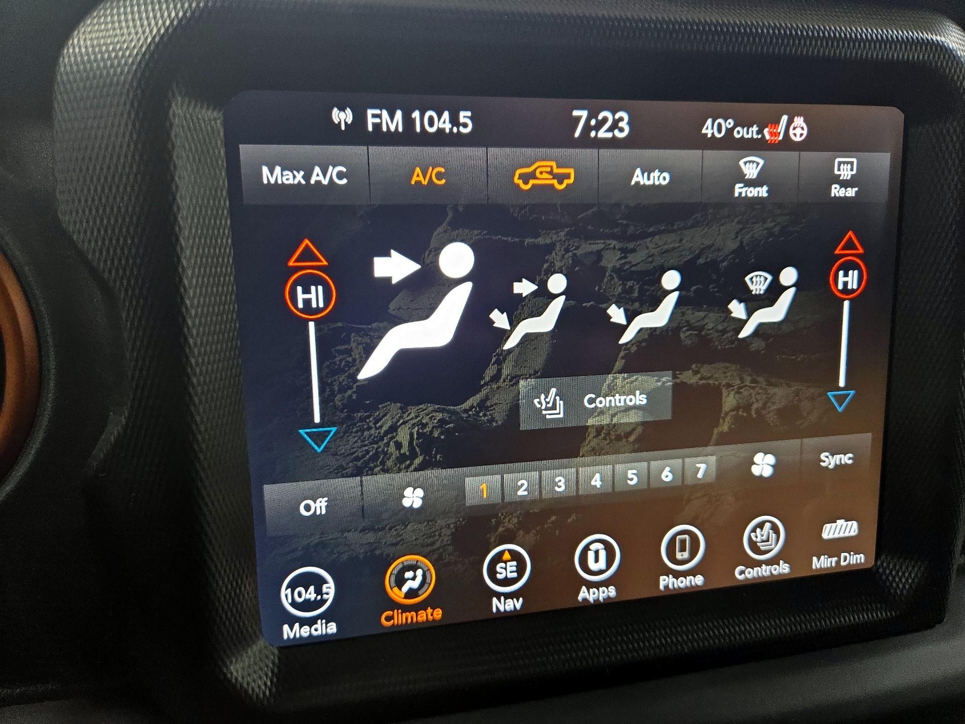 Thumbnail: 2023 Jeep Gladiator - 17