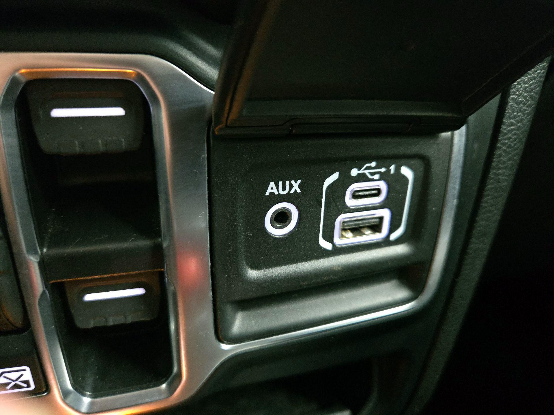 Thumbnail: 2023 Jeep Gladiator - 19