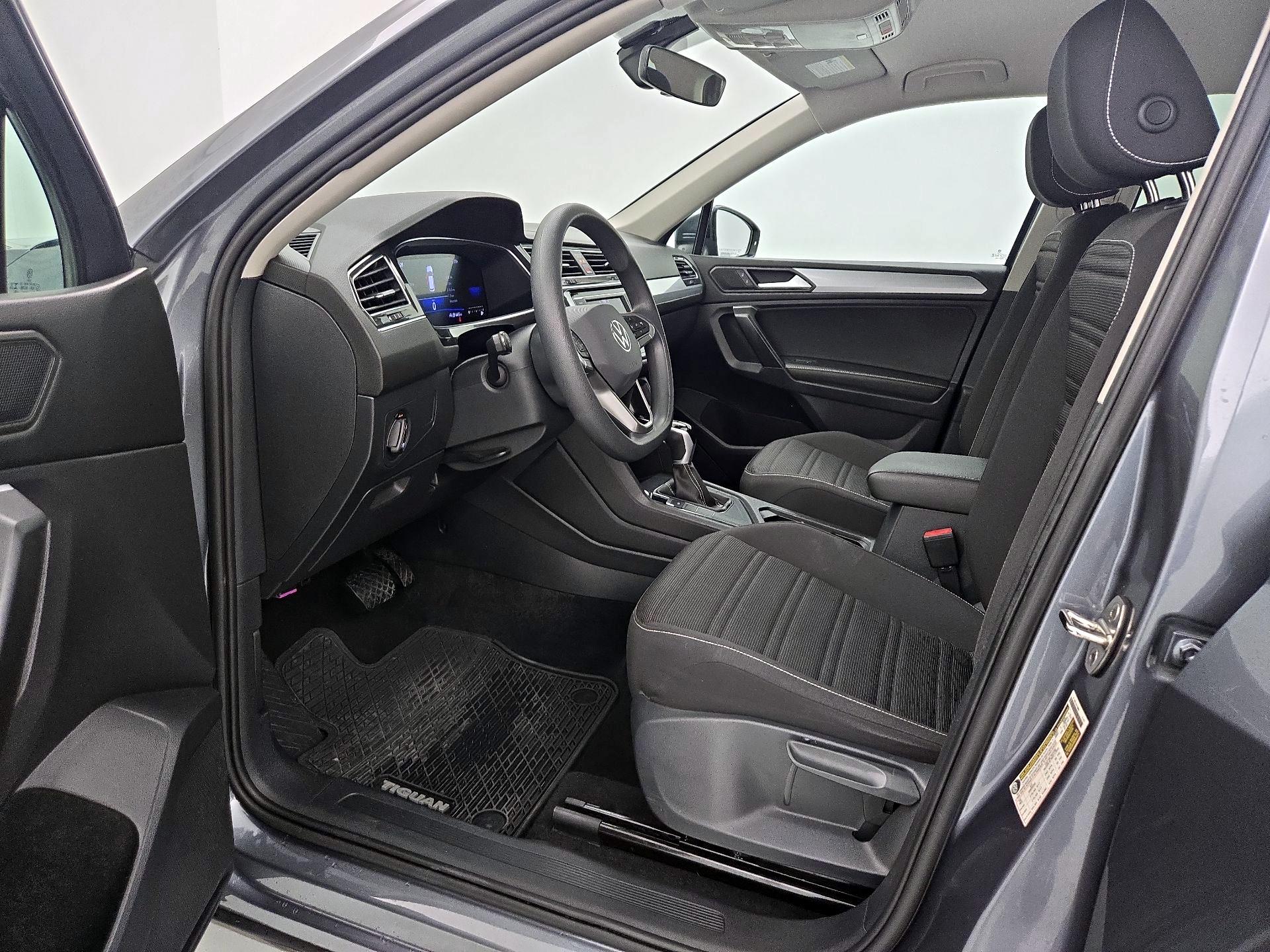 Thumbnail: 2023 Volkswagen Tiguan - 11