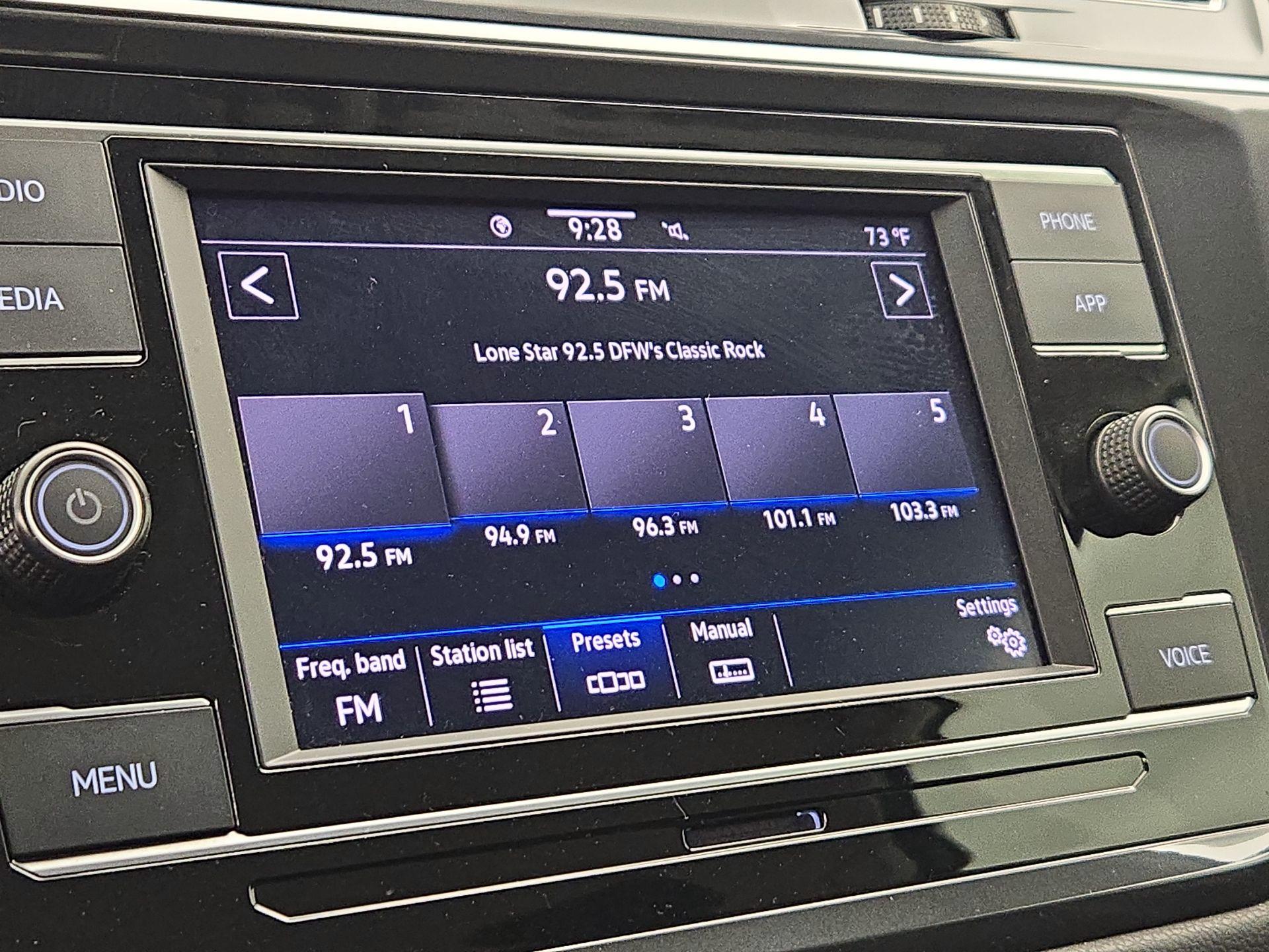 Thumbnail: 2023 Volkswagen Tiguan - 15