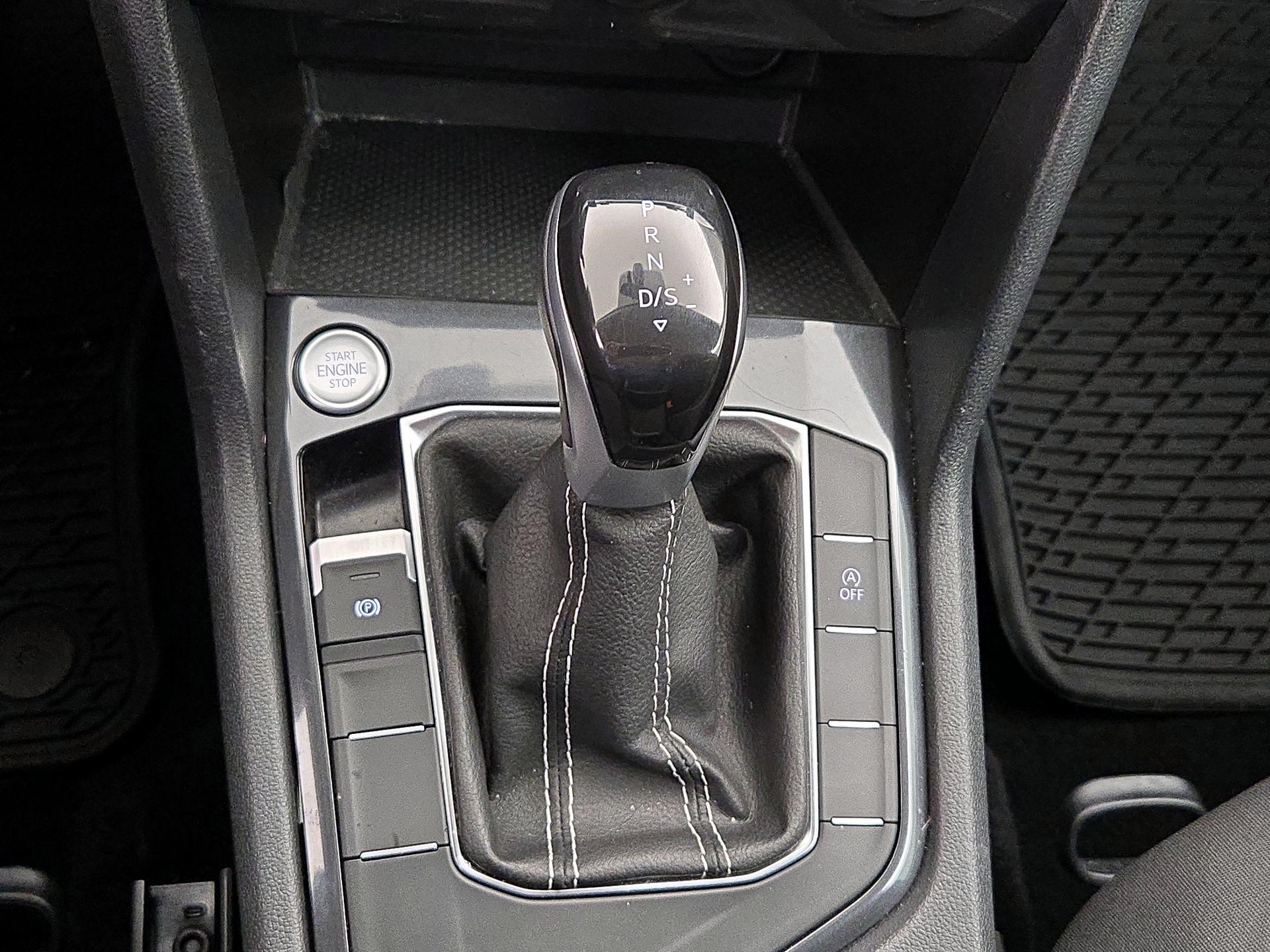 Thumbnail: 2023 Volkswagen Tiguan - 17