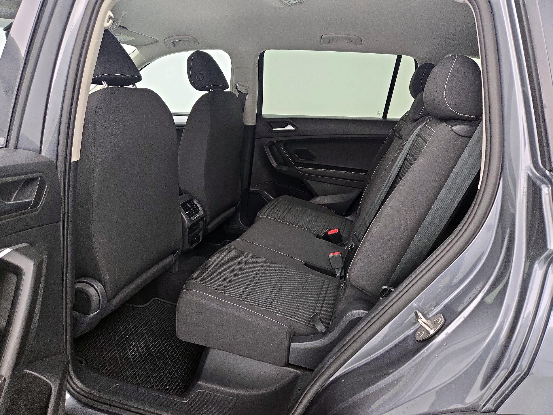 Thumbnail: 2023 Volkswagen Tiguan - 19