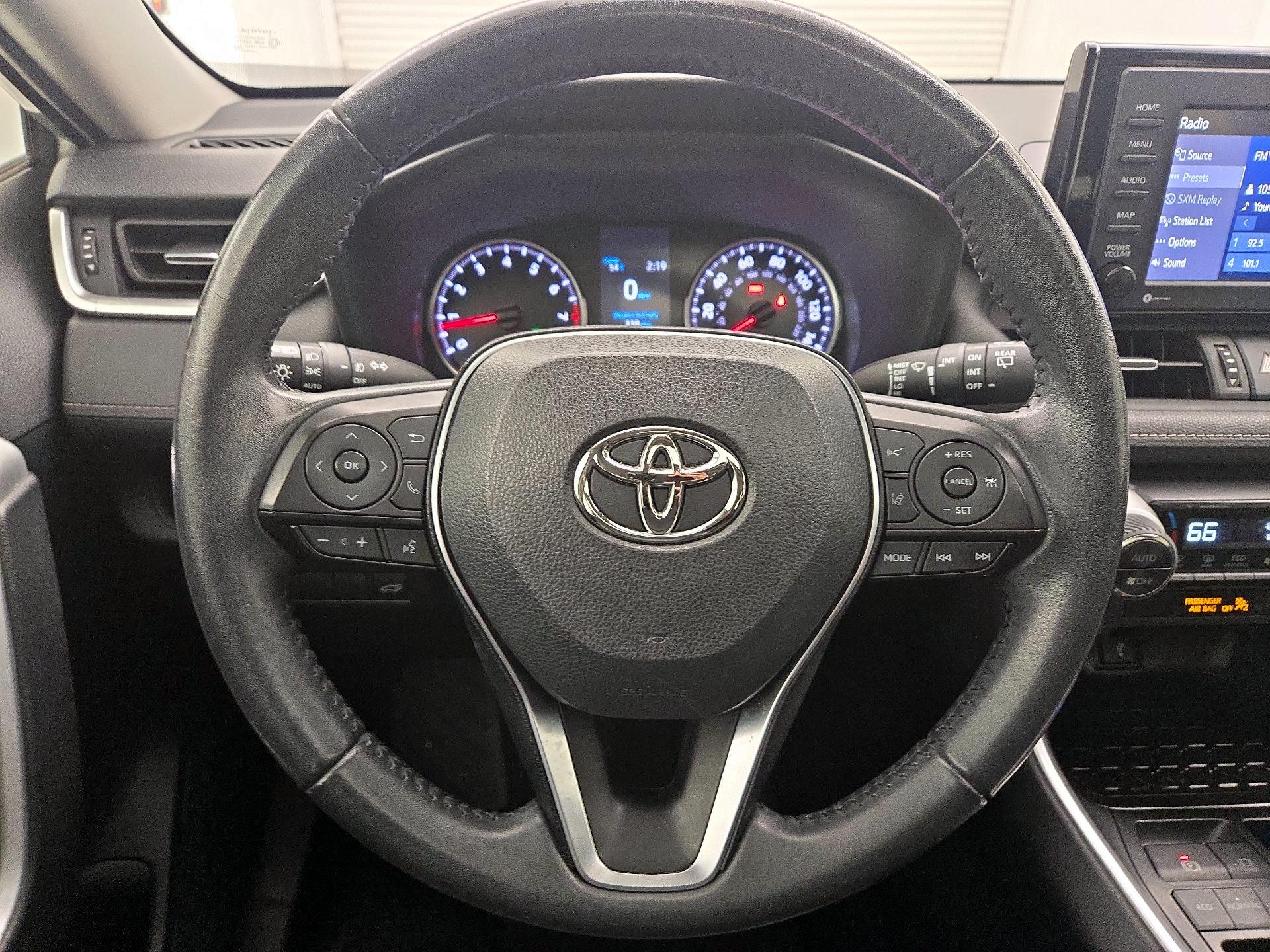 Thumbnail: 2022 Toyota RAV4 - 10