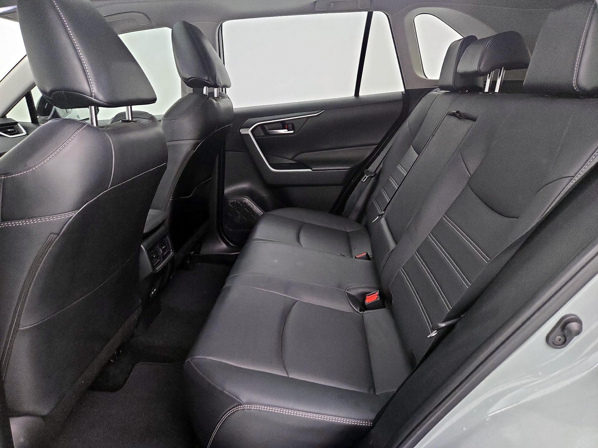 Thumbnail: 2022 Toyota RAV4 - 19