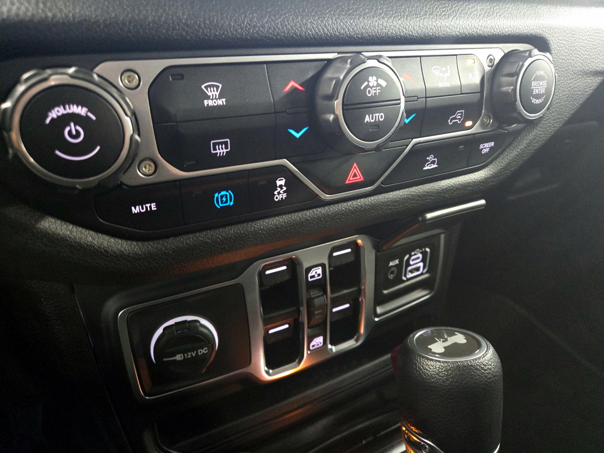 Thumbnail: 2024 Jeep Wrangler - 16