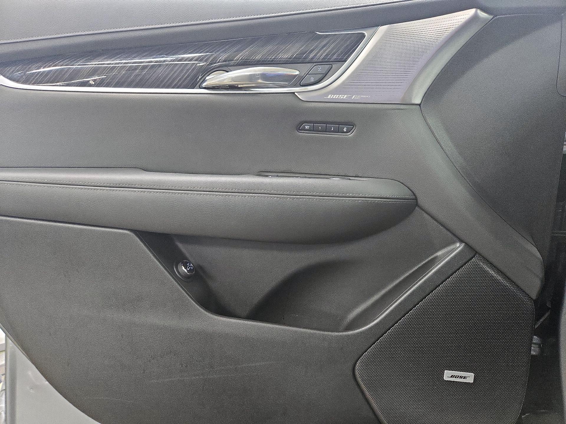 Thumbnail: 2025 Cadillac XT6 - 12