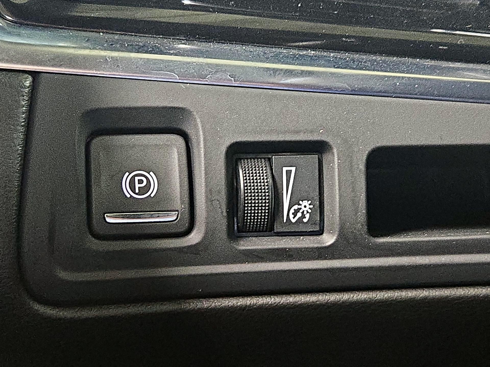 Thumbnail: 2025 Cadillac XT6 - 13