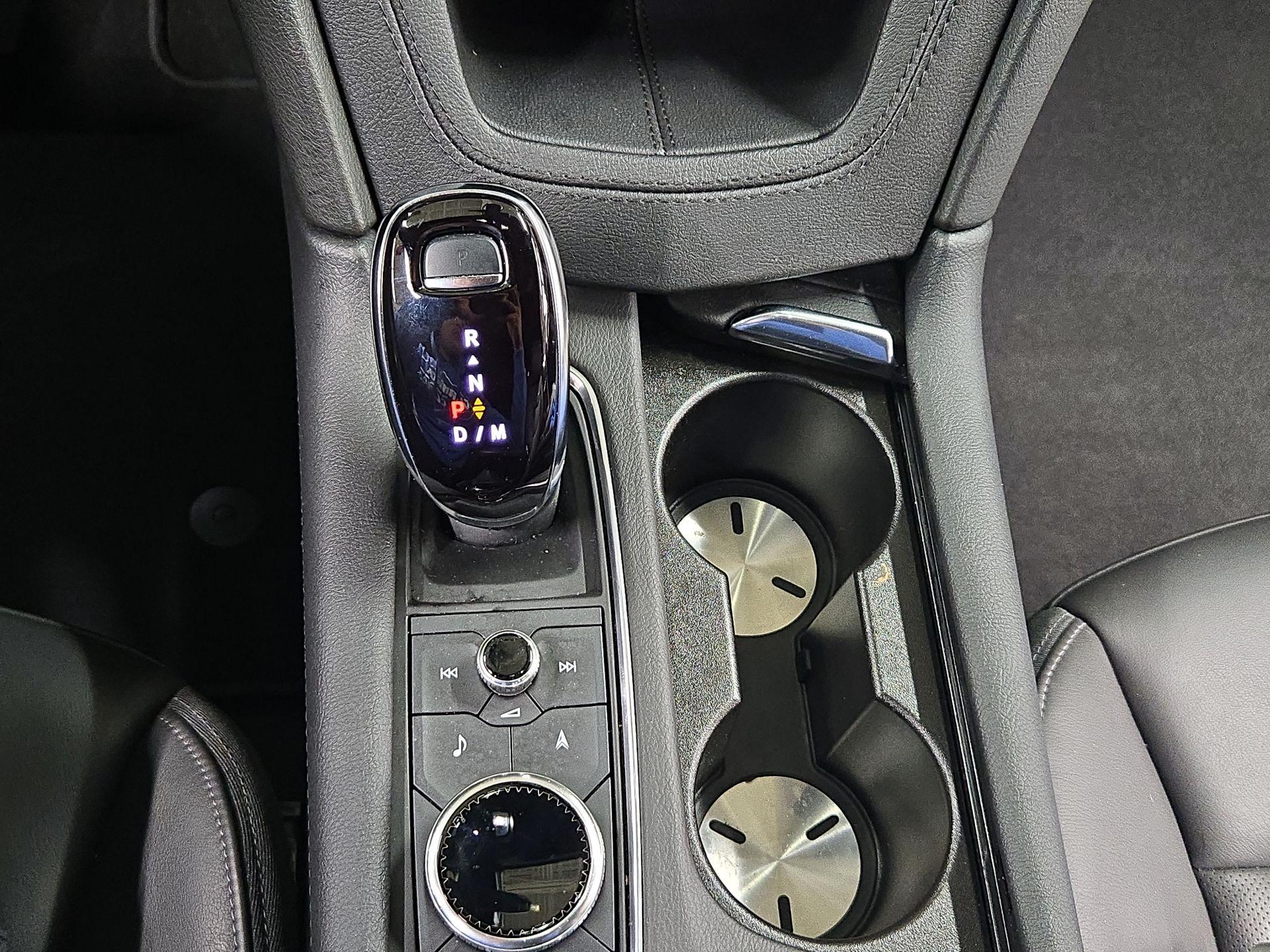 Thumbnail: 2025 Cadillac XT6 - 18