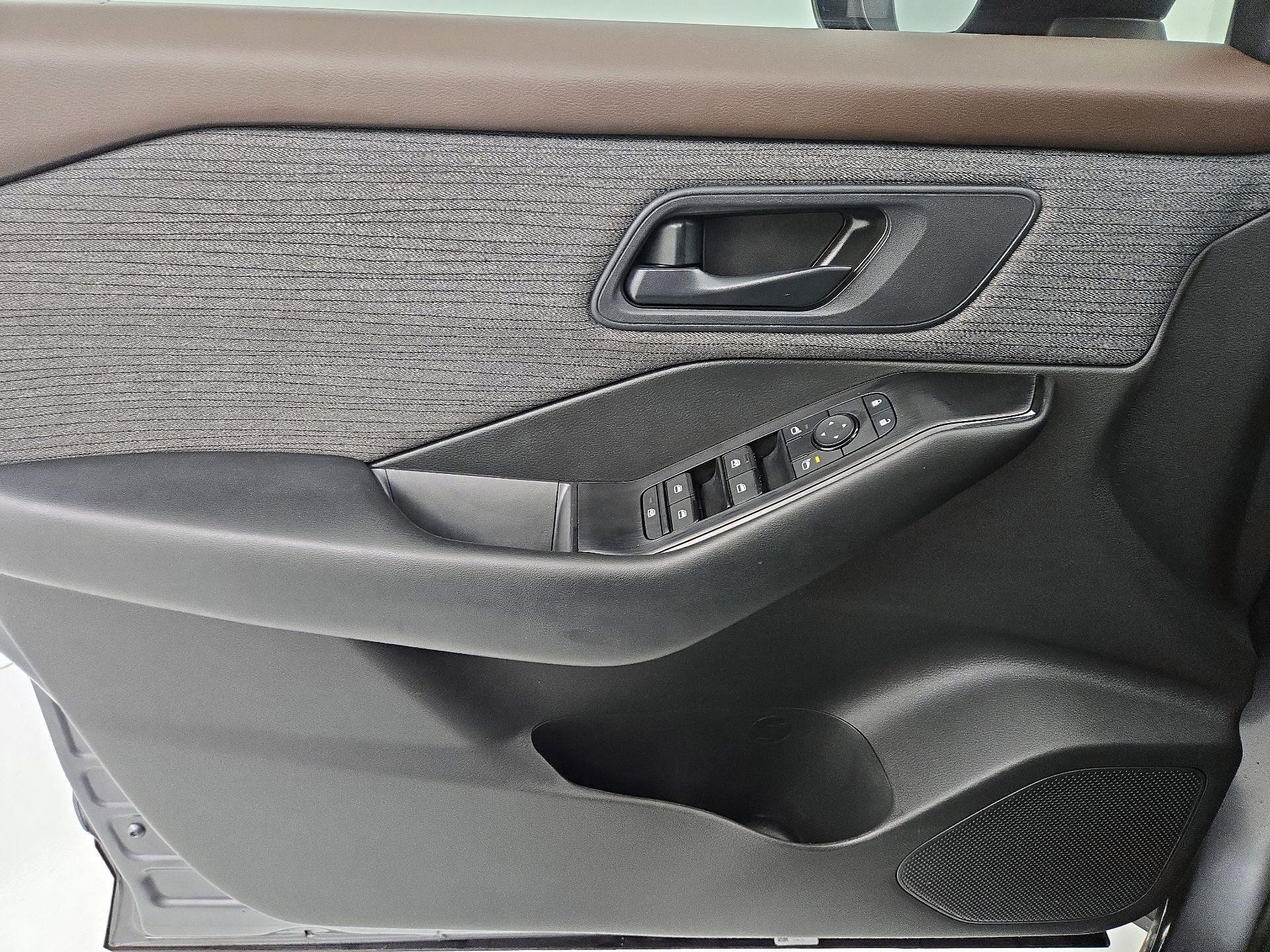 Thumbnail: 2023 Nissan Rogue - 12