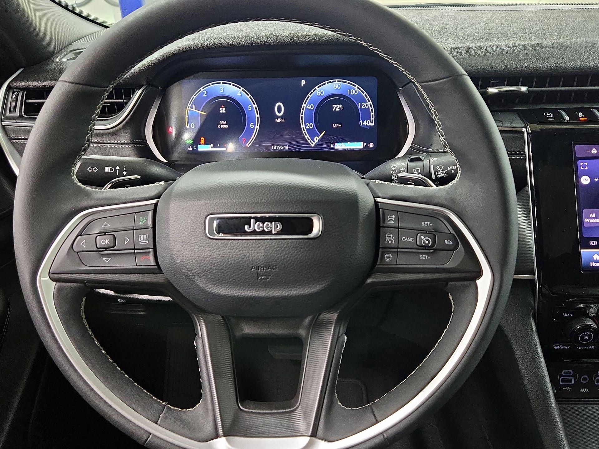 Thumbnail: 2024 Jeep Grand Cherokee - 10