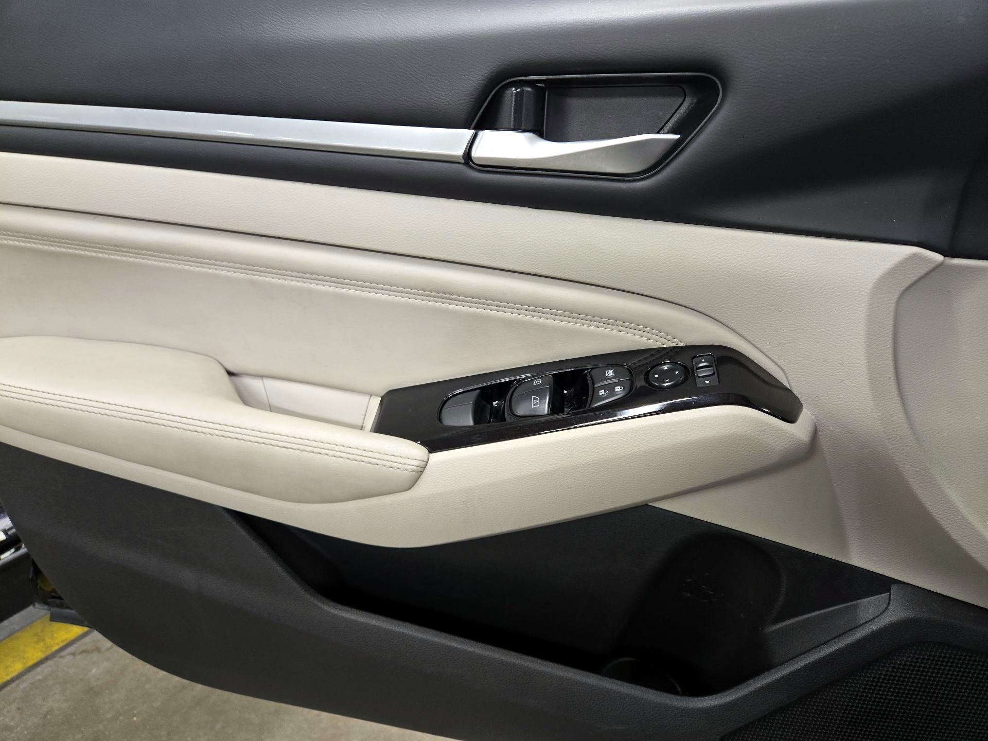 Thumbnail: 2022 Nissan Altima - 12